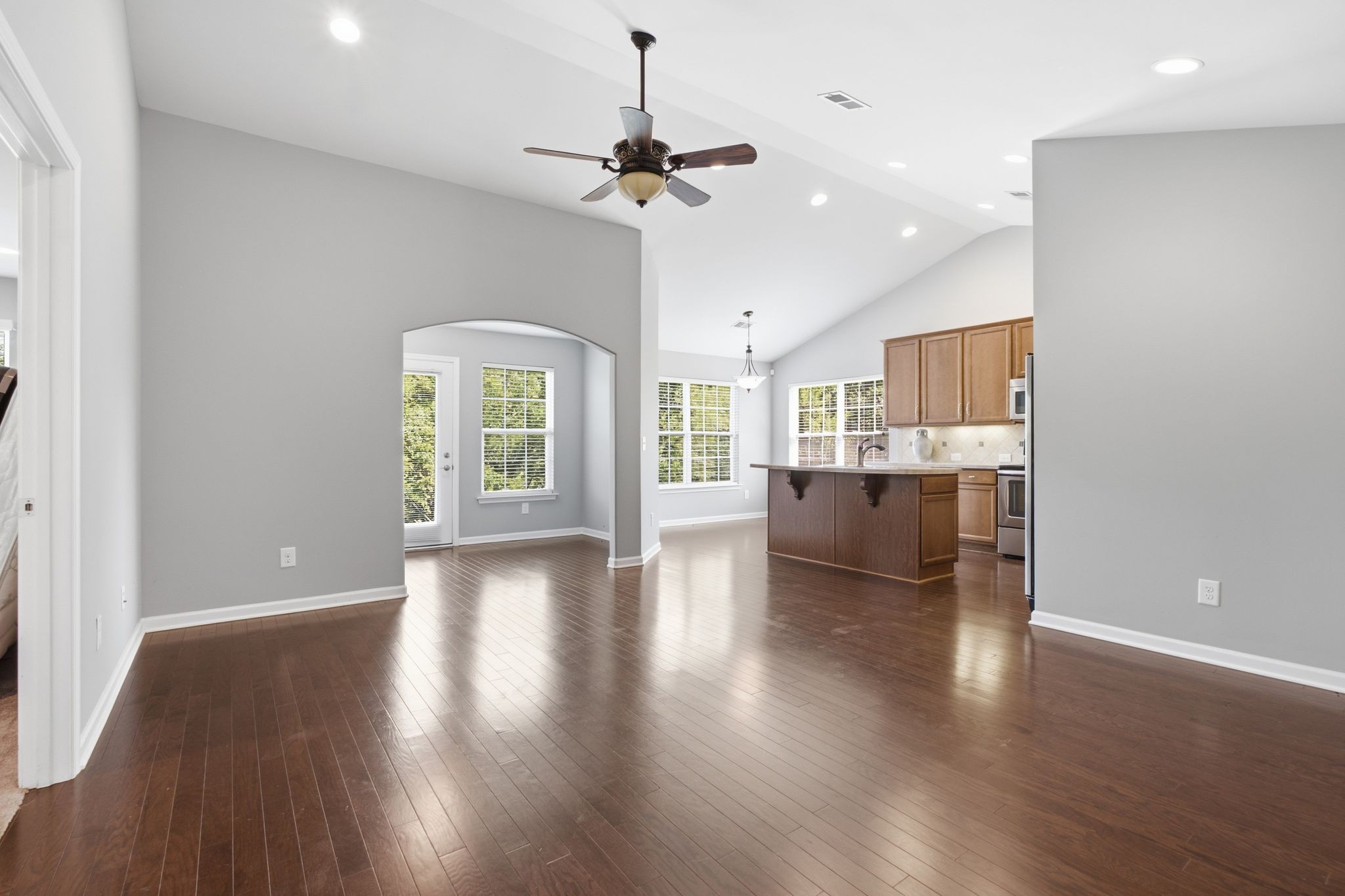 395 Devon Chase Hl Unit: 5603