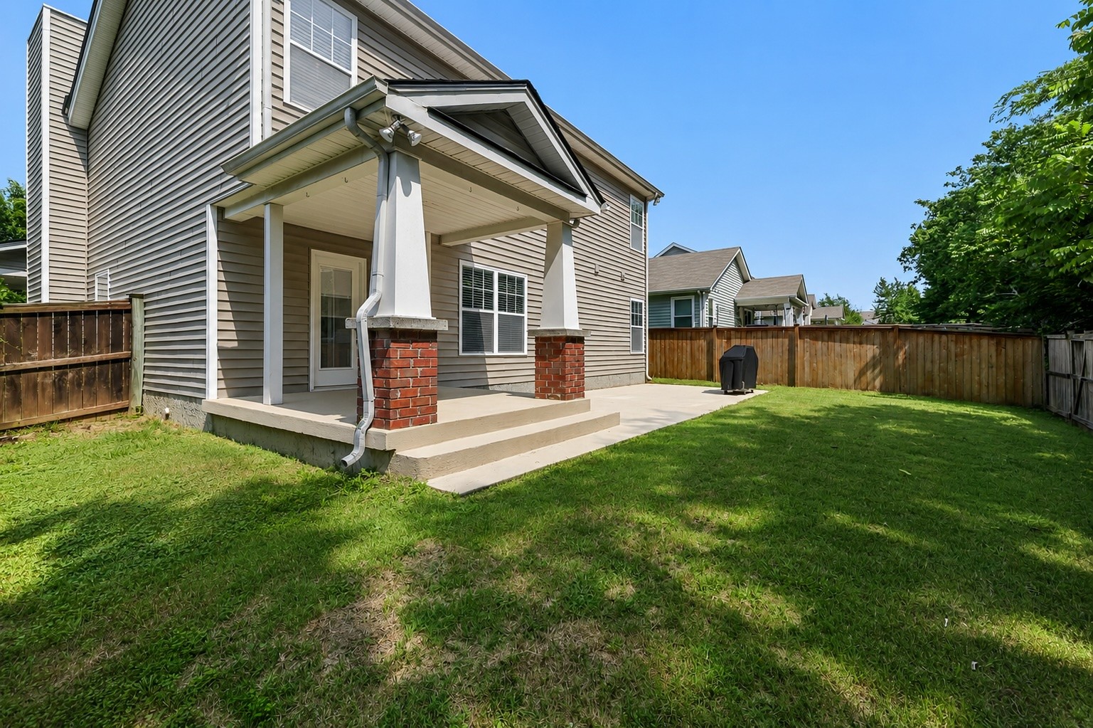 5497 Escalade Dr