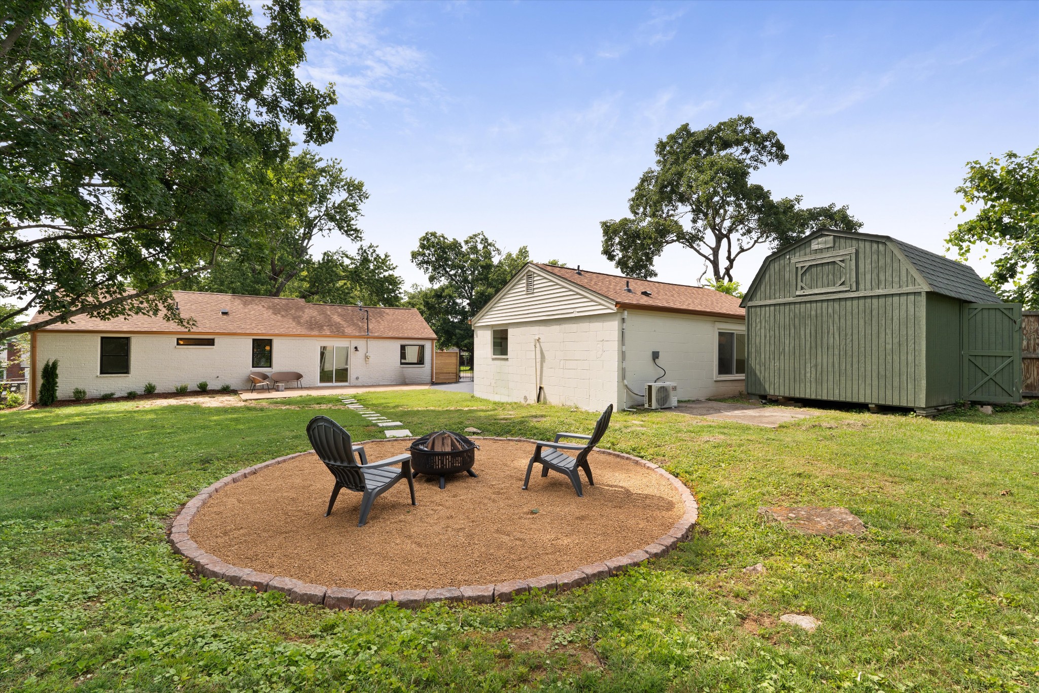 215 Cottage Ln