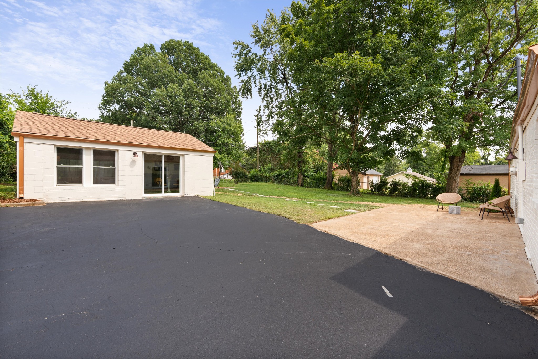 215 Cottage Ln