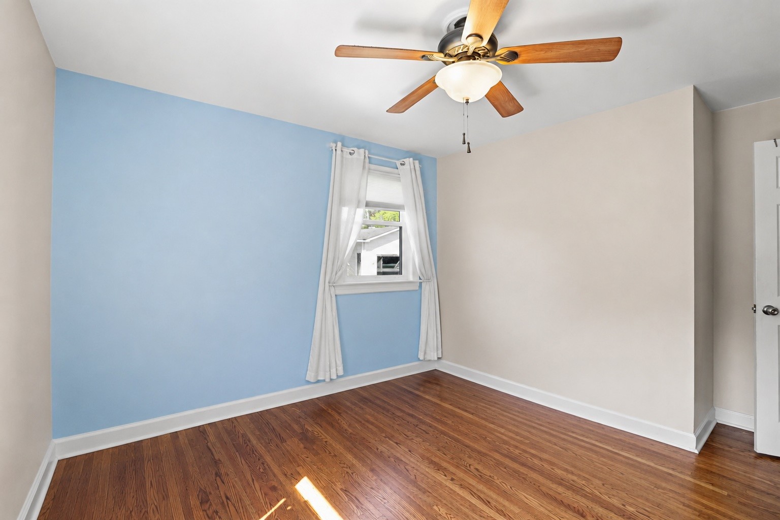 1136 Howell Dr