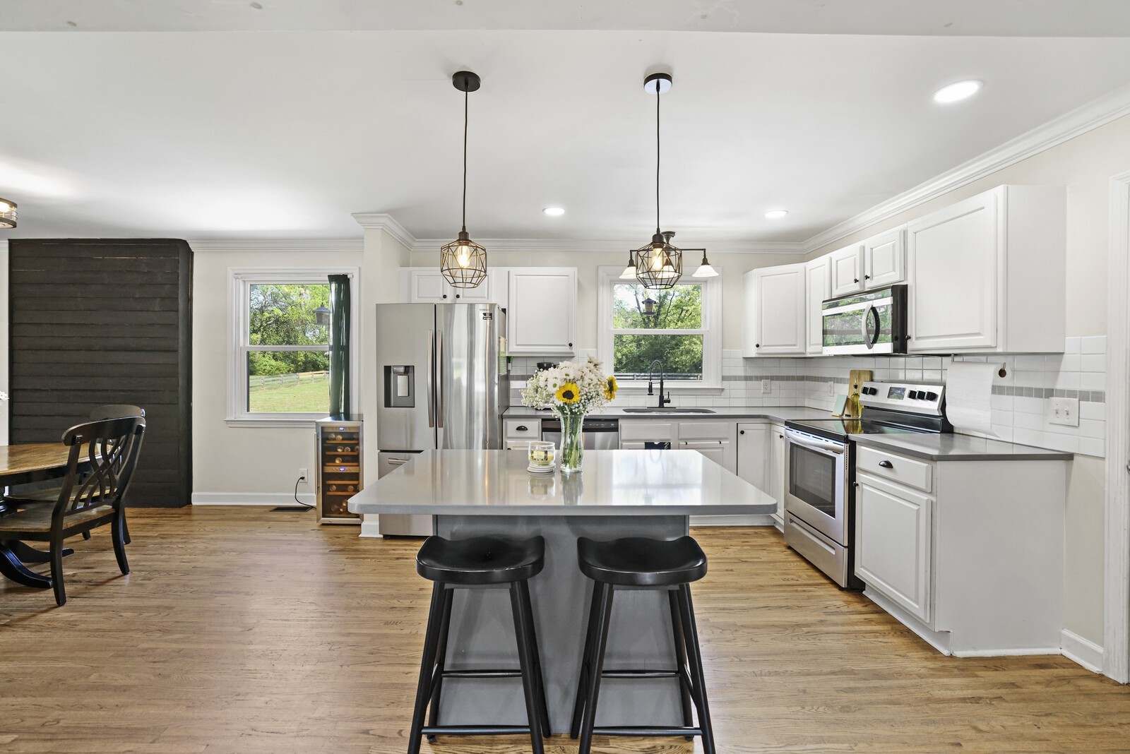 1136 Howell Dr