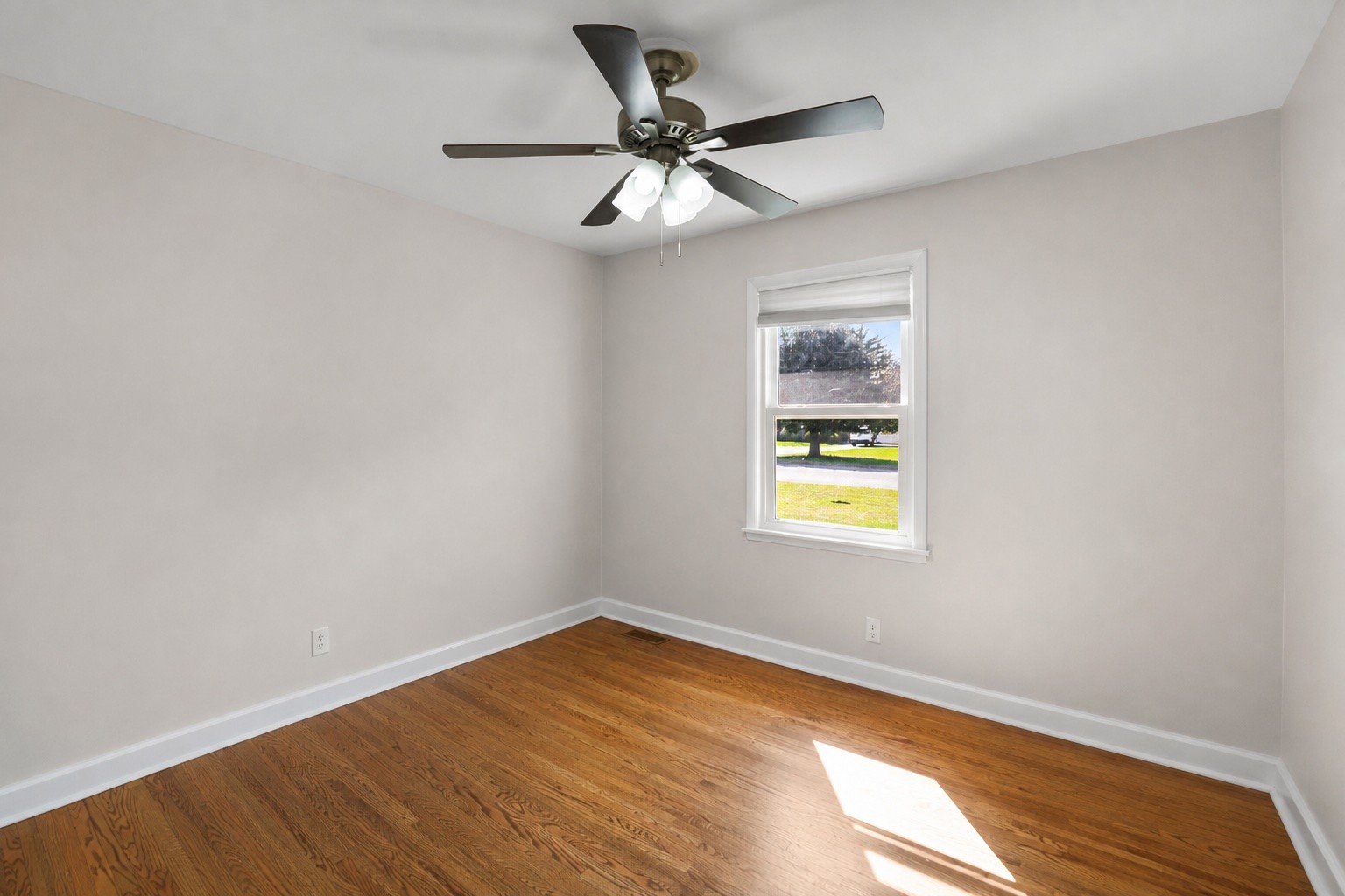 1136 Howell Dr