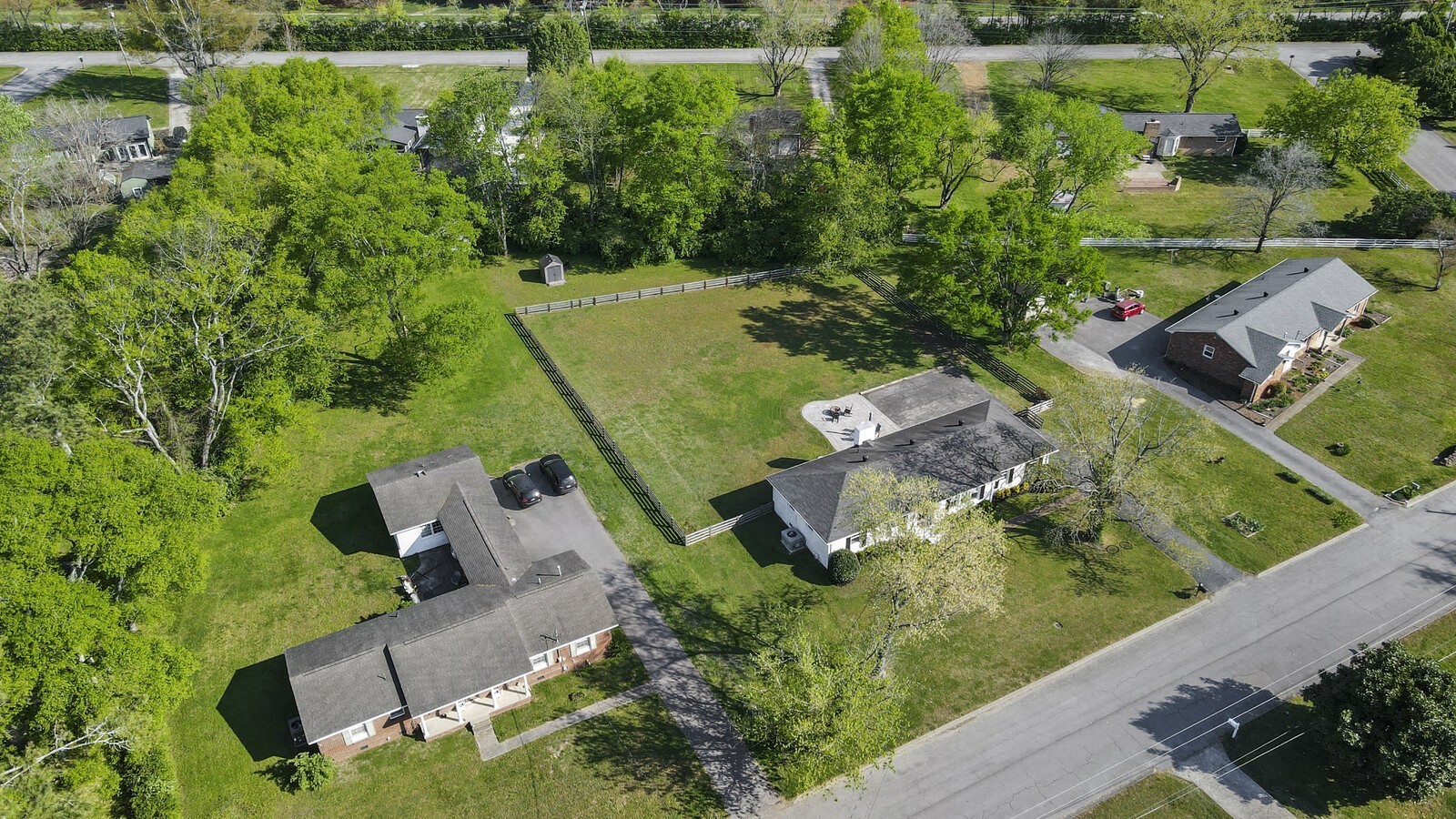1136 Howell Dr