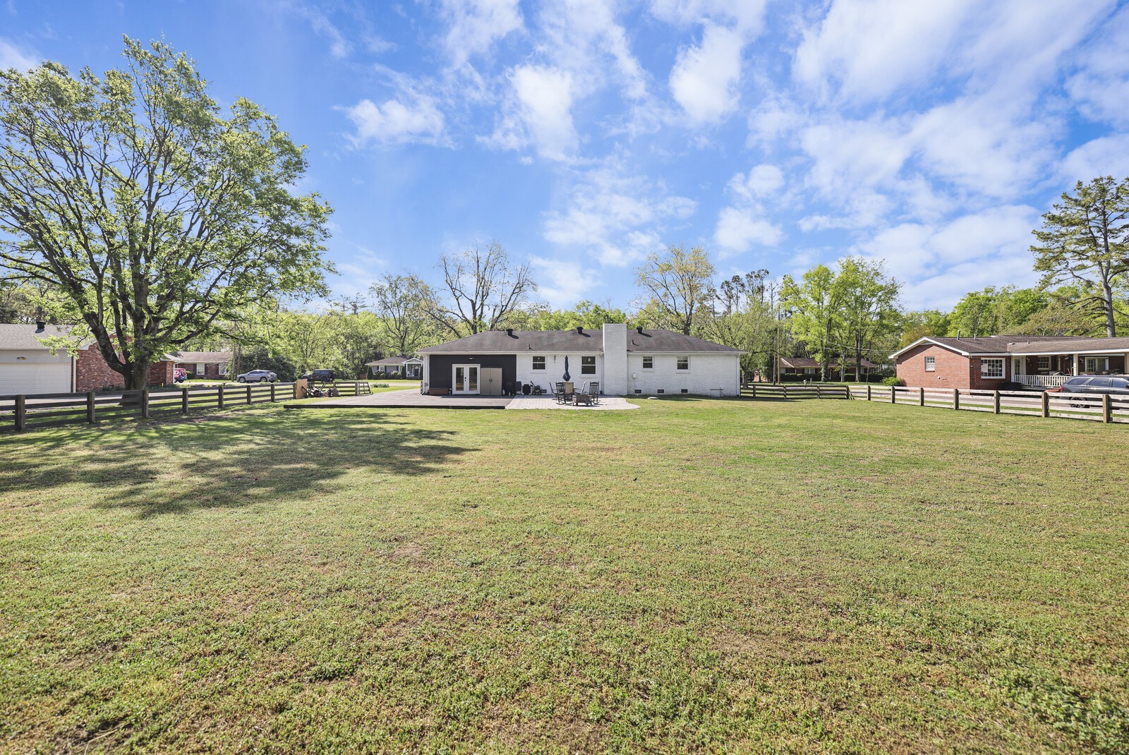 1136 Howell Dr