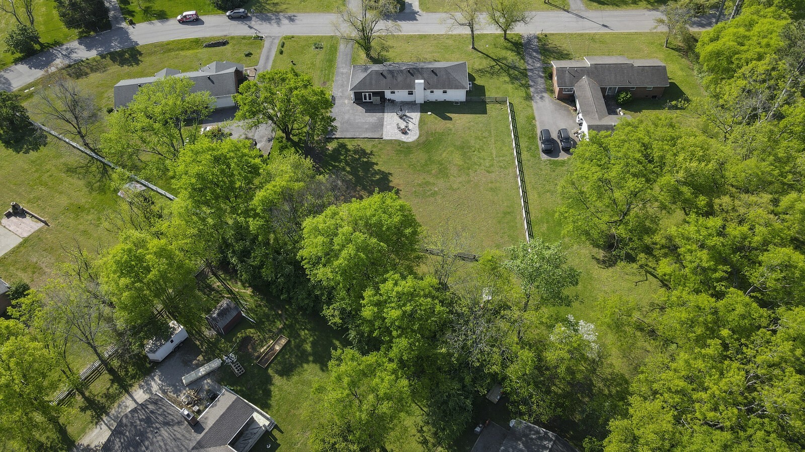 1136 Howell Dr