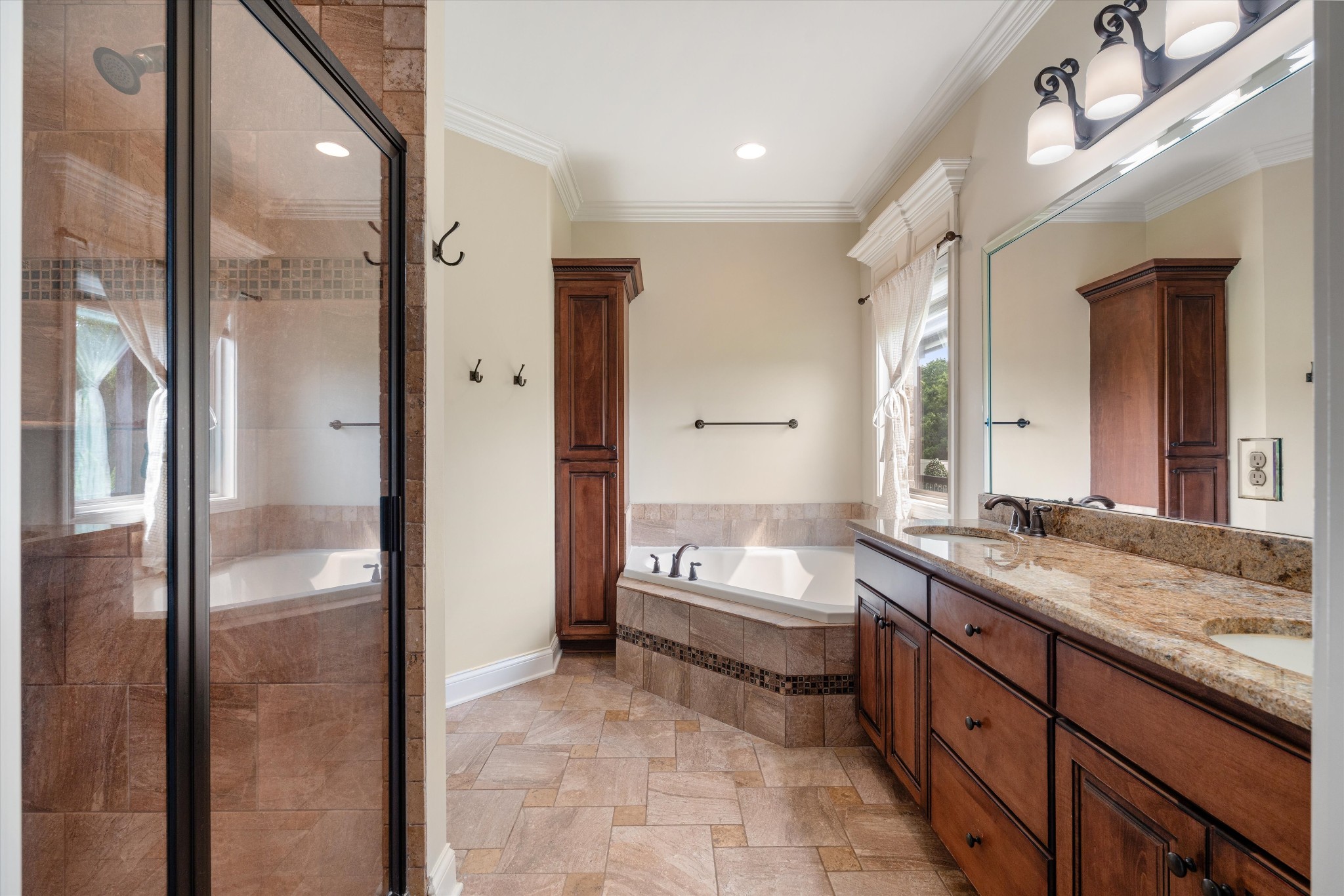 3134 Hidden Creek Dr