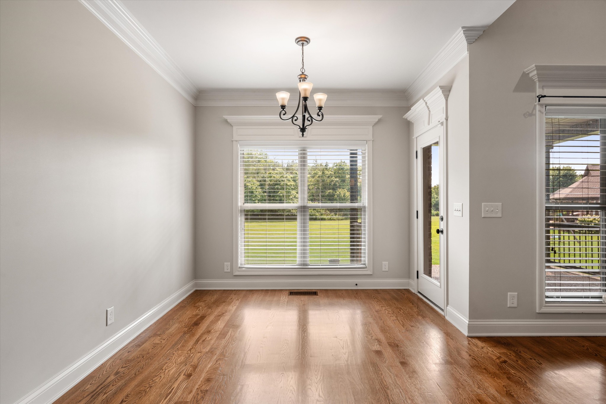 3134 Hidden Creek Dr