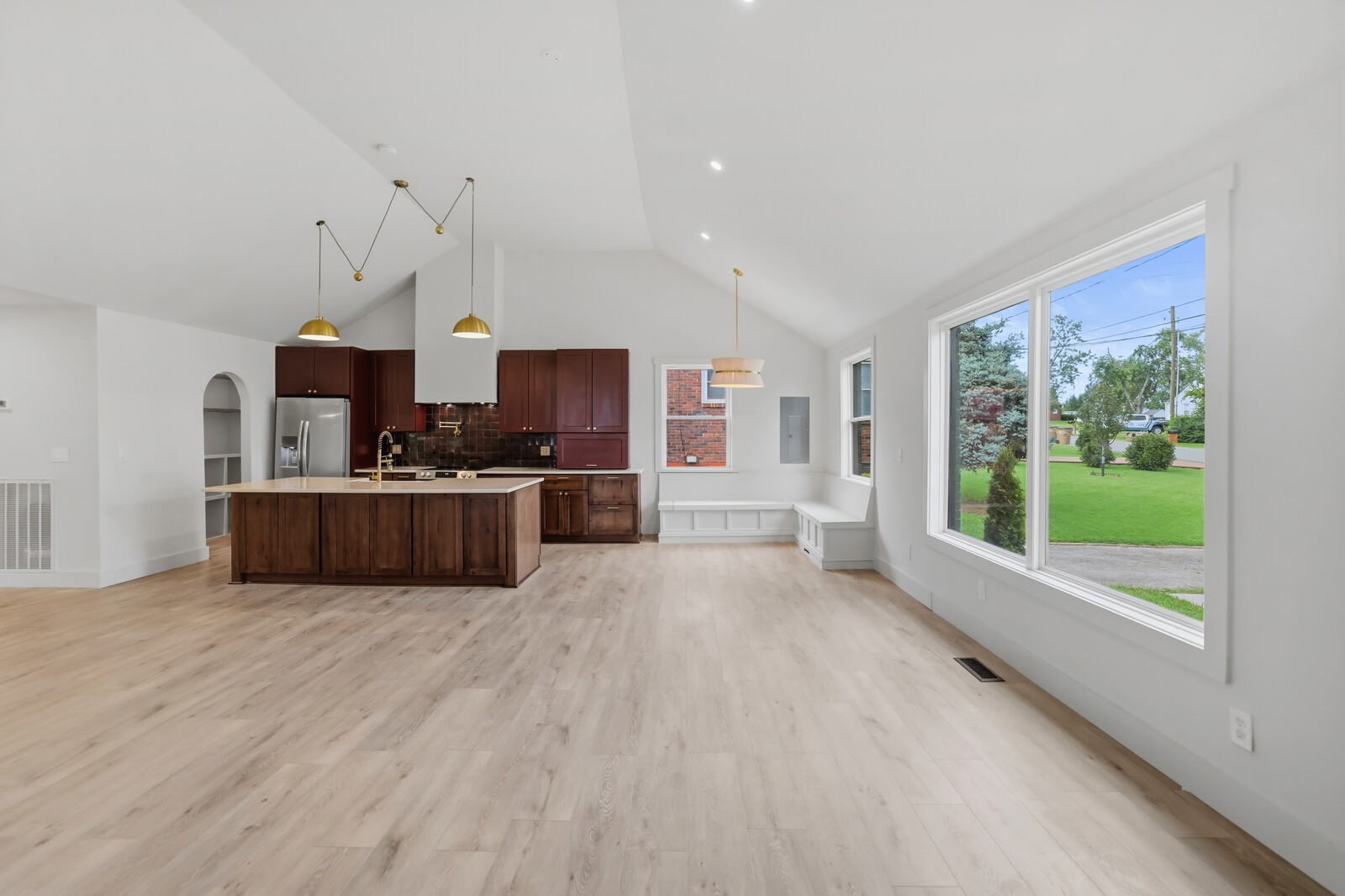 1402 Corder Dr