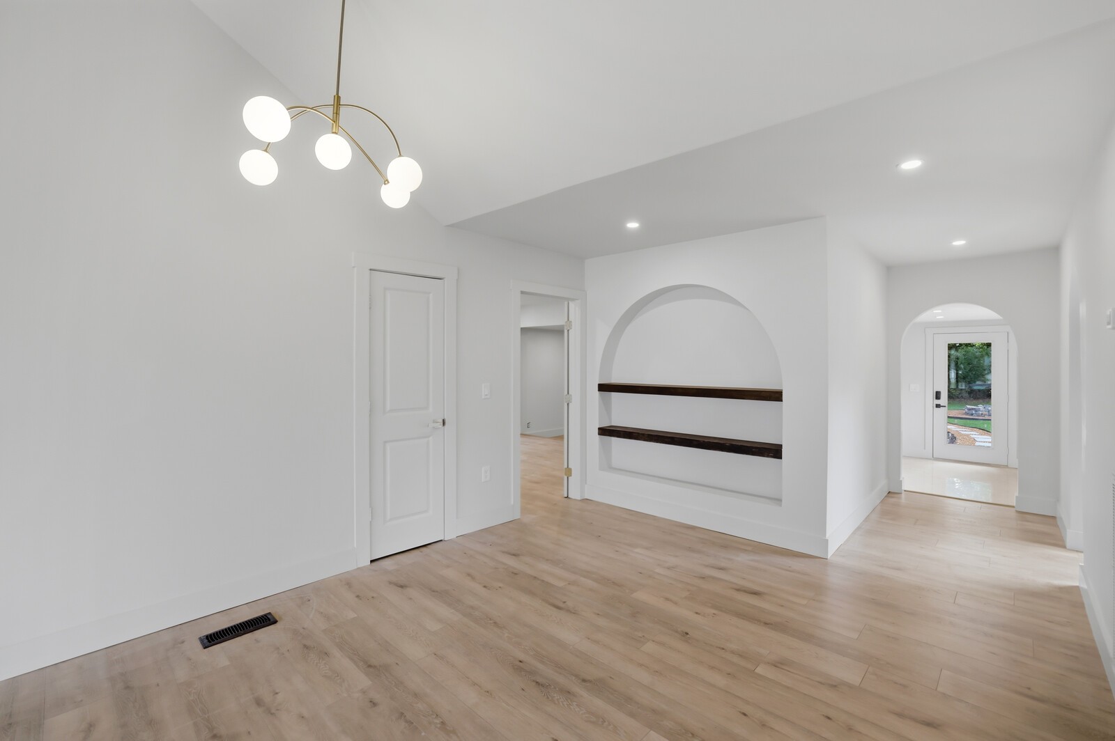 1402 Corder Dr