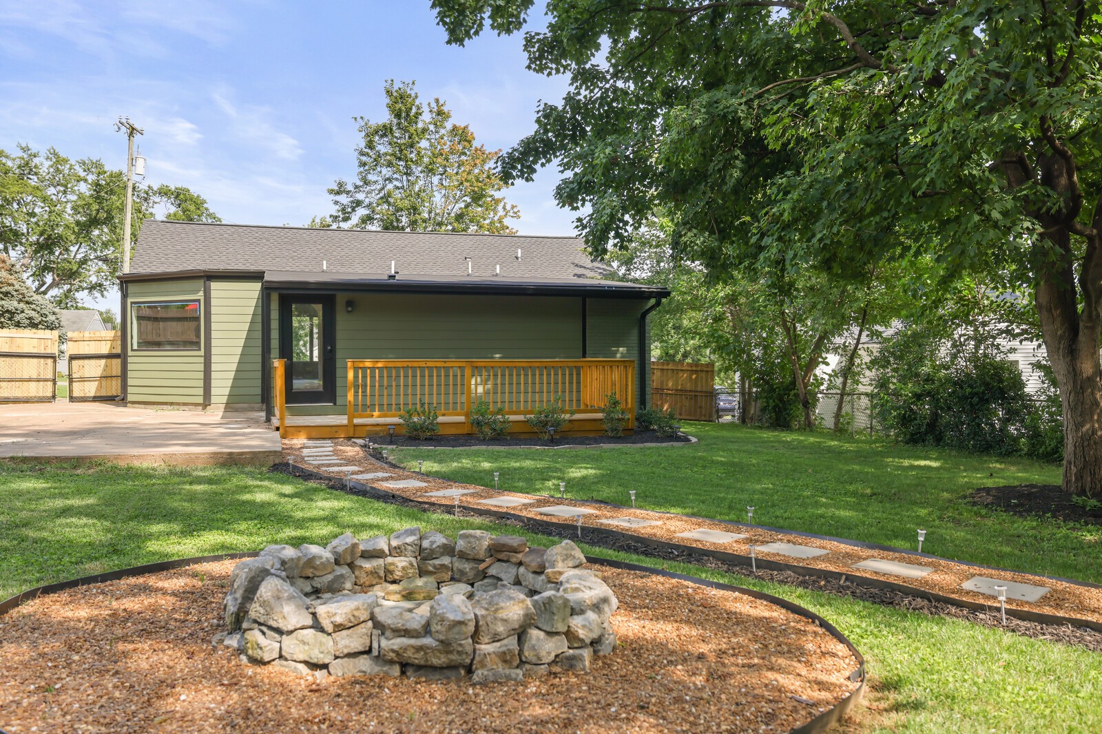 1402 Corder Dr