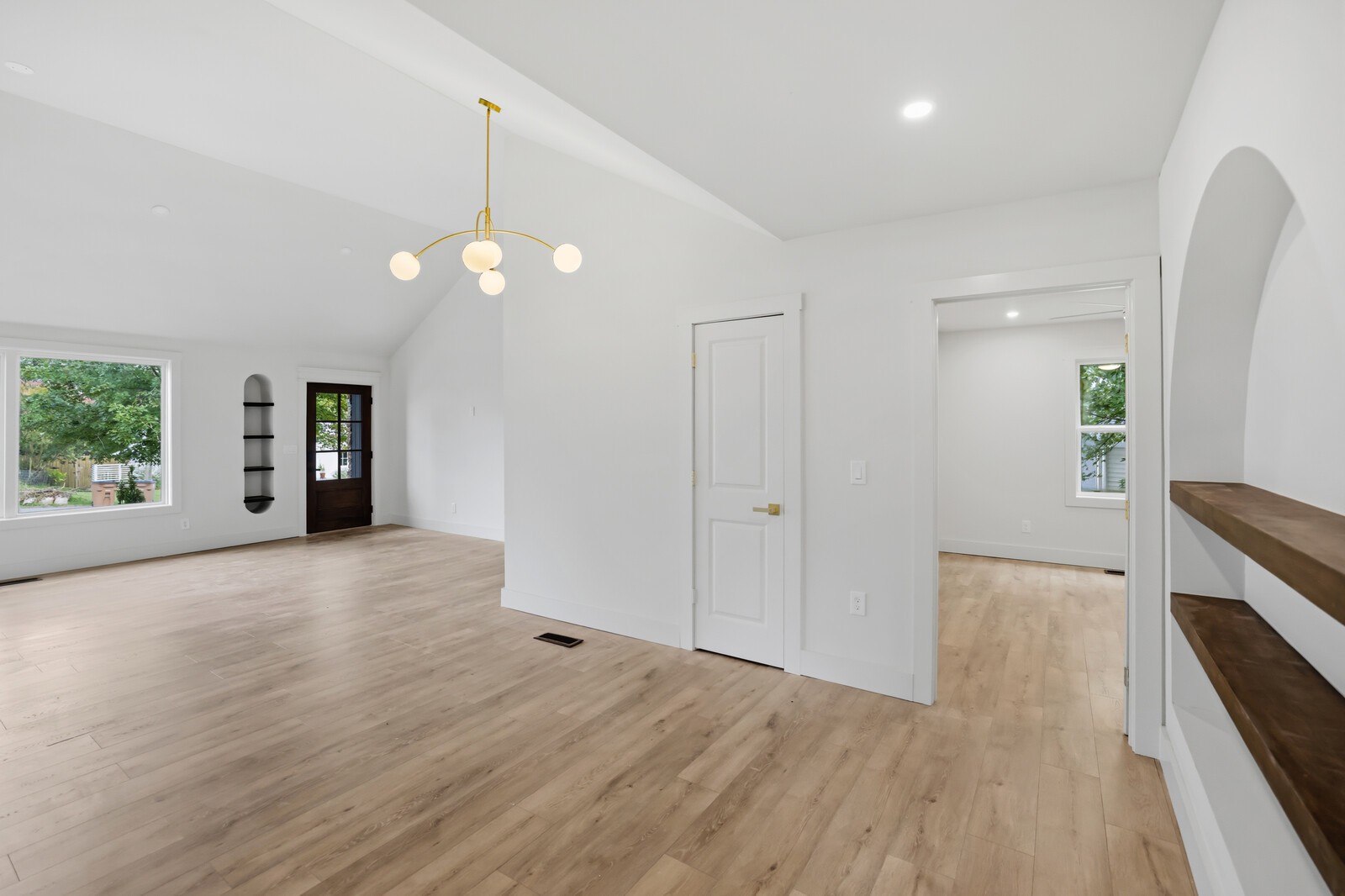 1402 Corder Dr