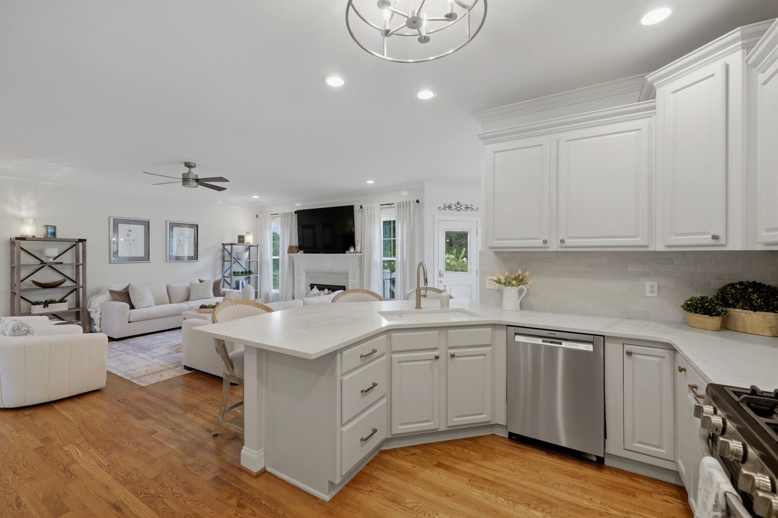 2020 Valley Brook Dr