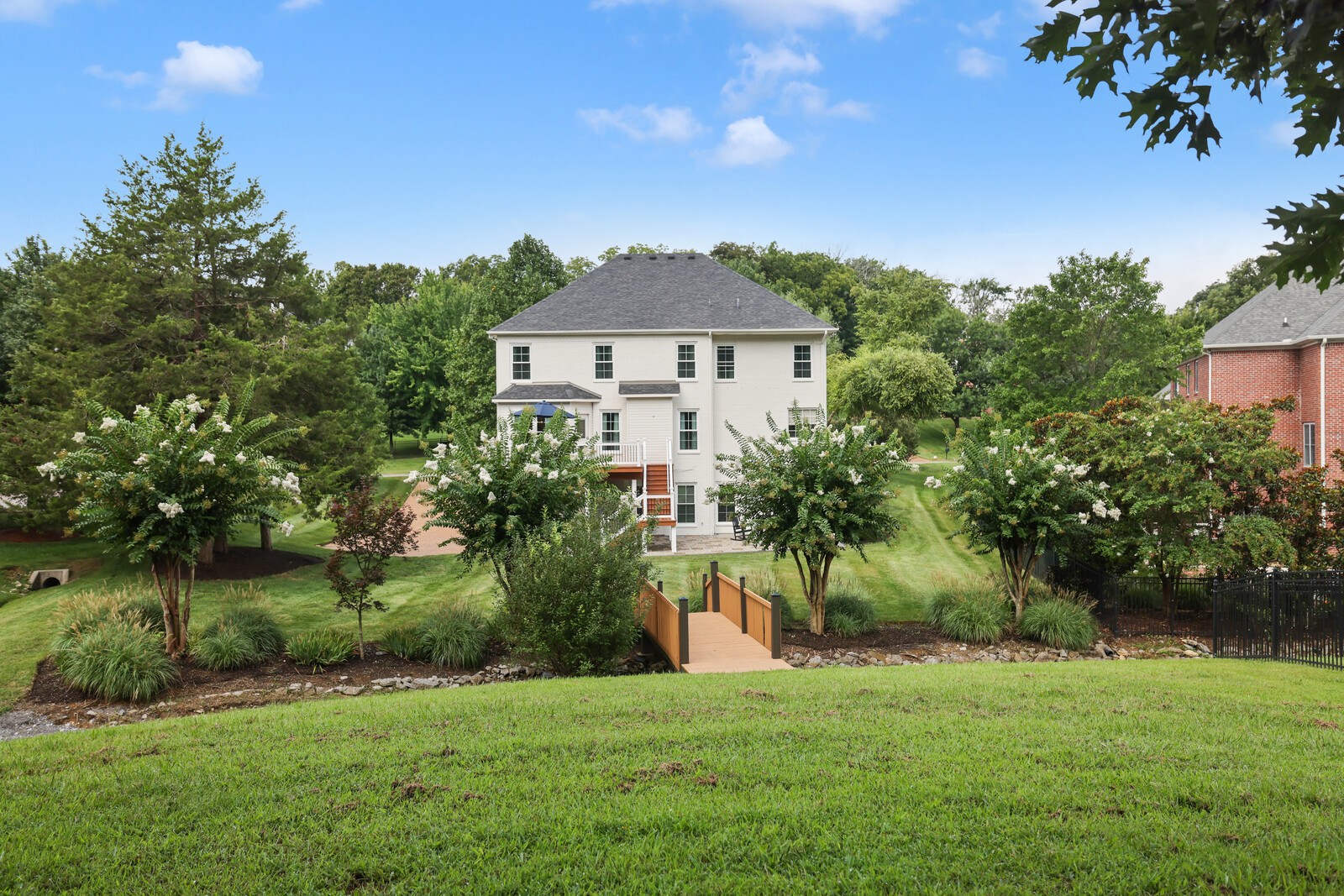 2020 Valley Brook Dr