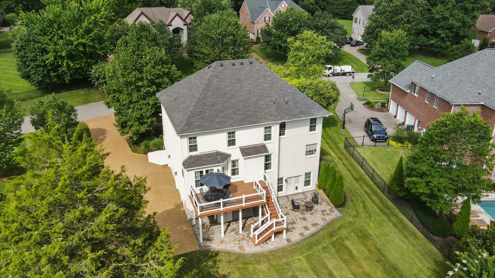 2020 Valley Brook Dr