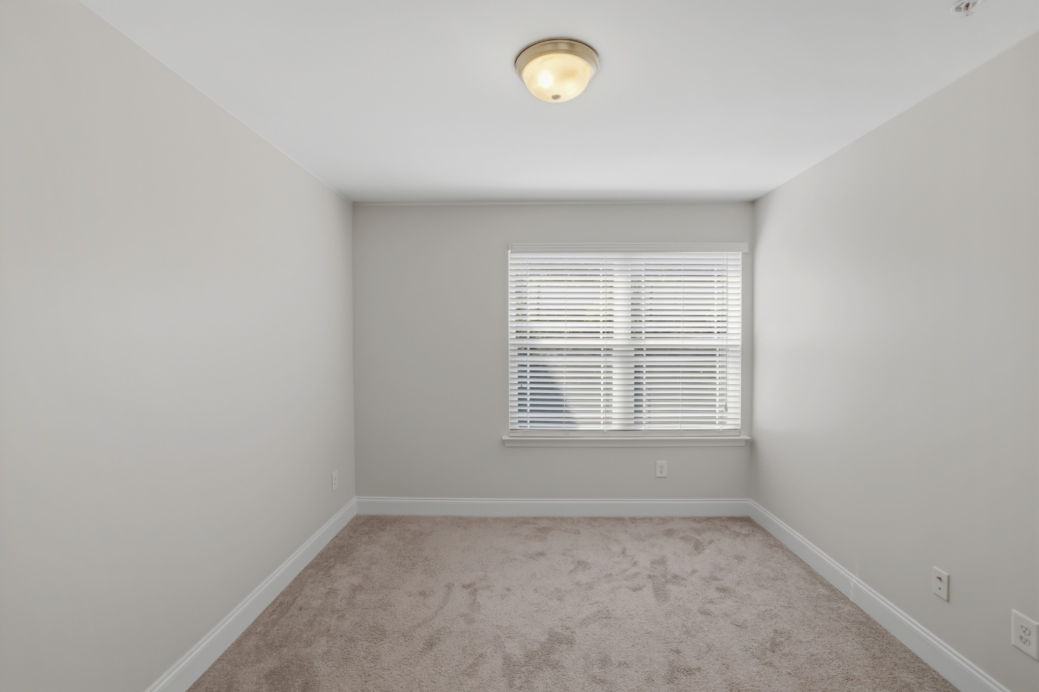1610 Shadow Green Dr