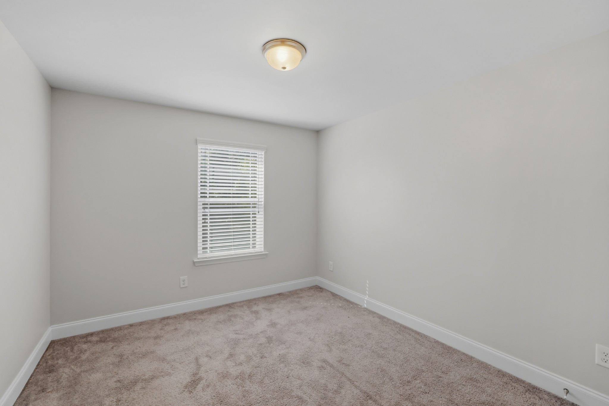 1610 Shadow Green Dr