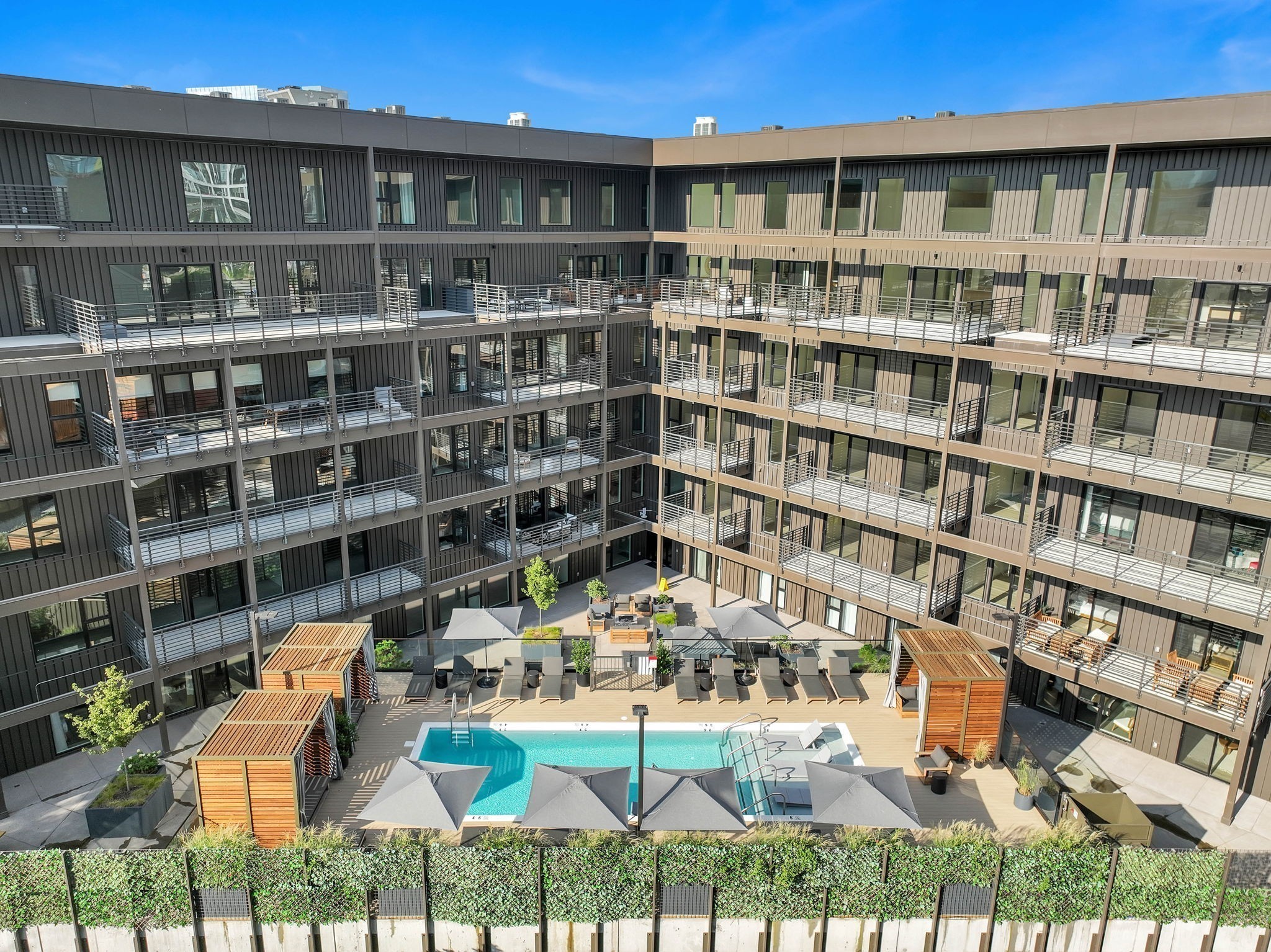 635 7th Ave, S Unit: 609