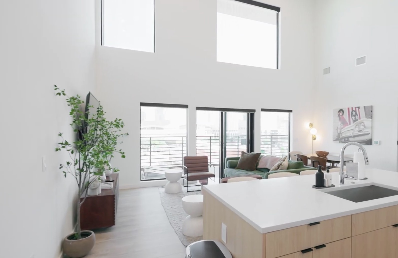 635 7th Ave, S Unit: 609