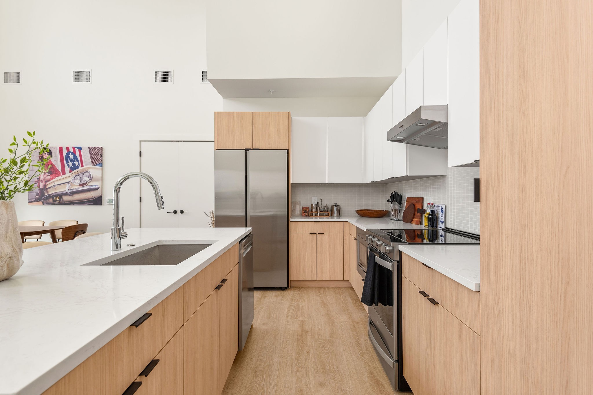 635 7th Ave, S Unit: 609