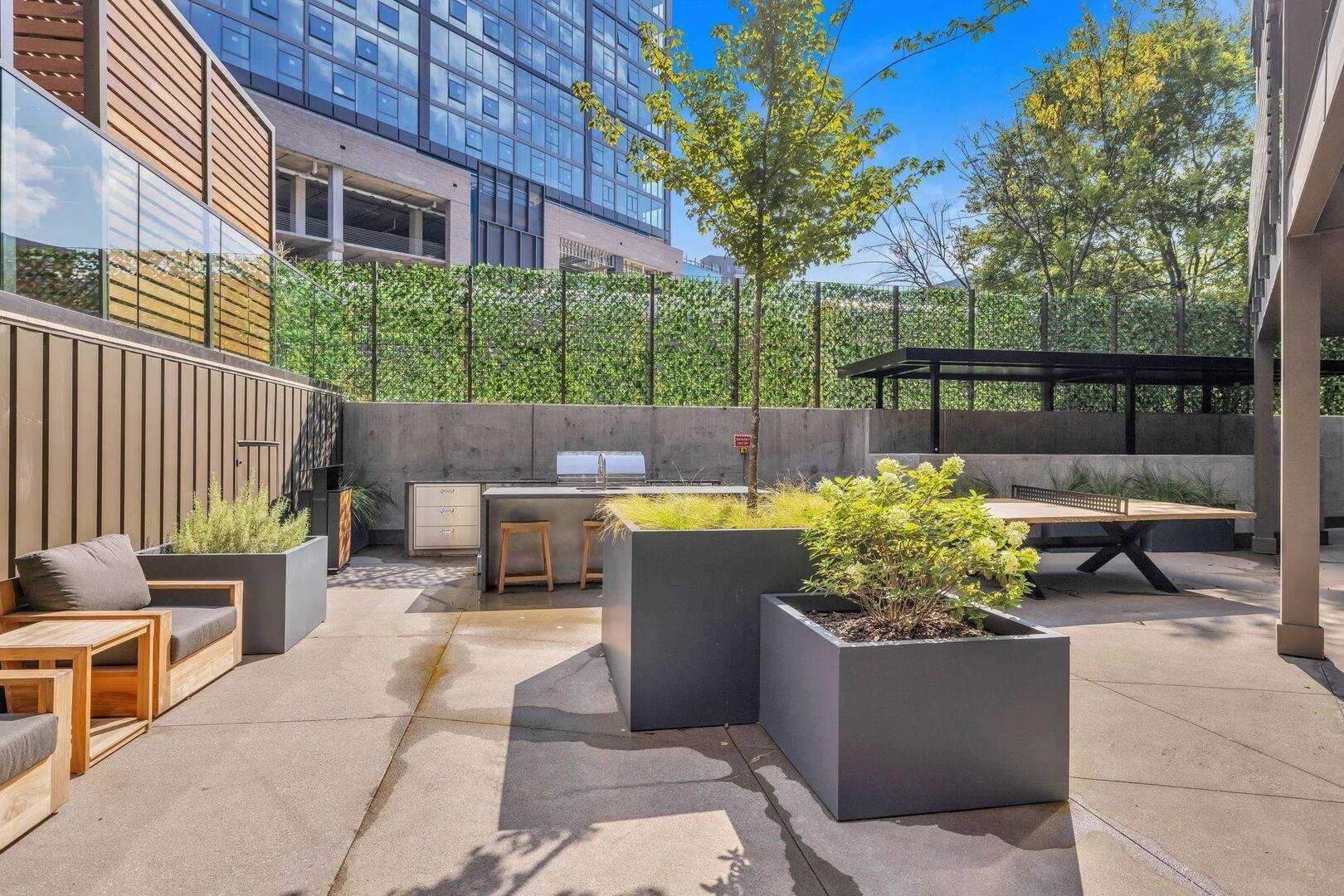 635 7th Ave, S Unit: 609