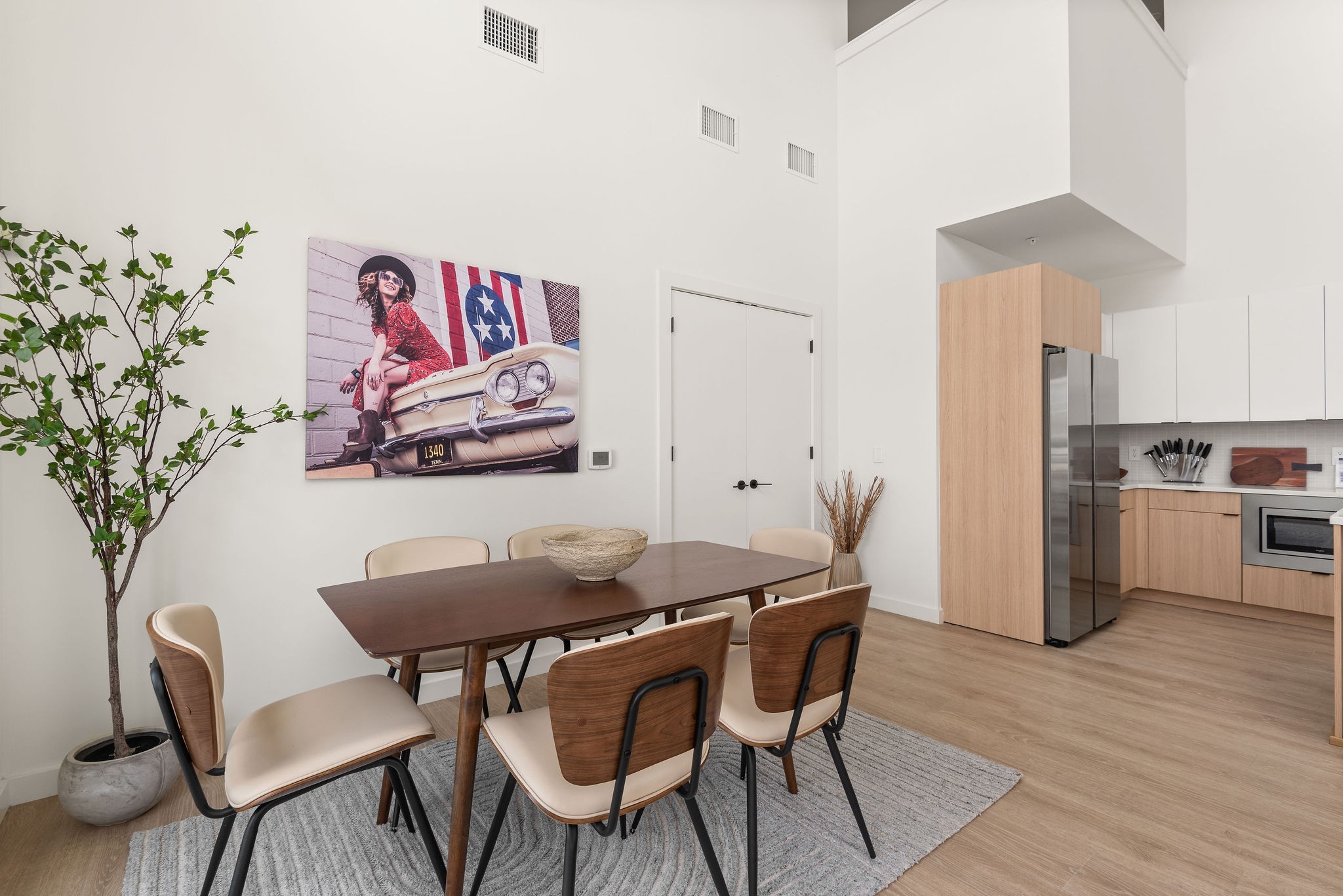 635 7th Ave, S Unit: 609