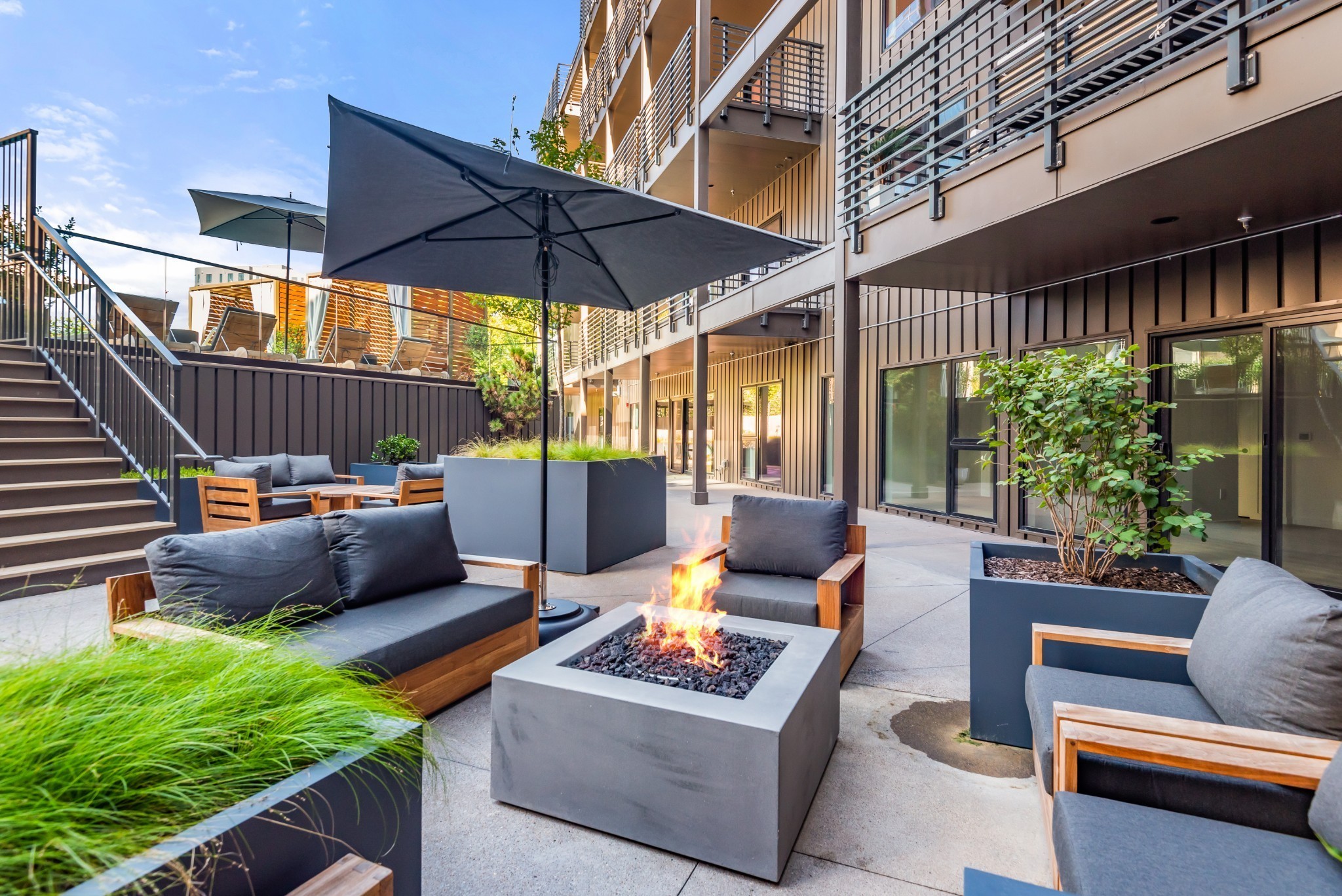 635 7th Ave, S Unit: 609