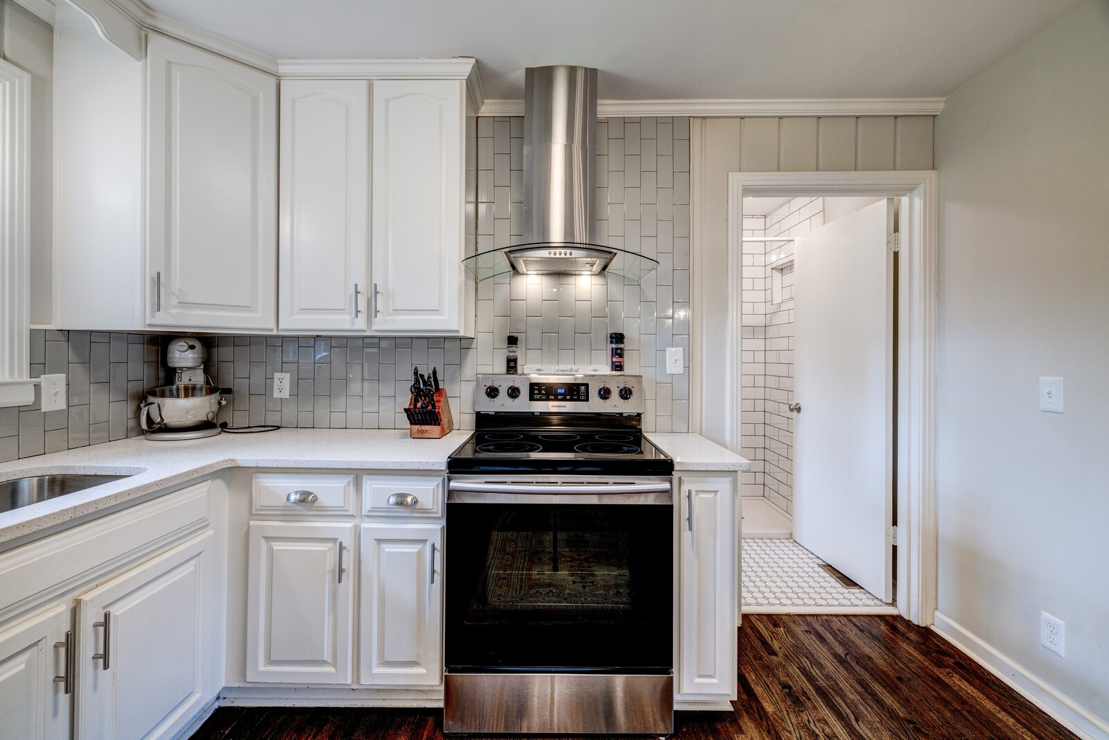 6502 Premier Dr
