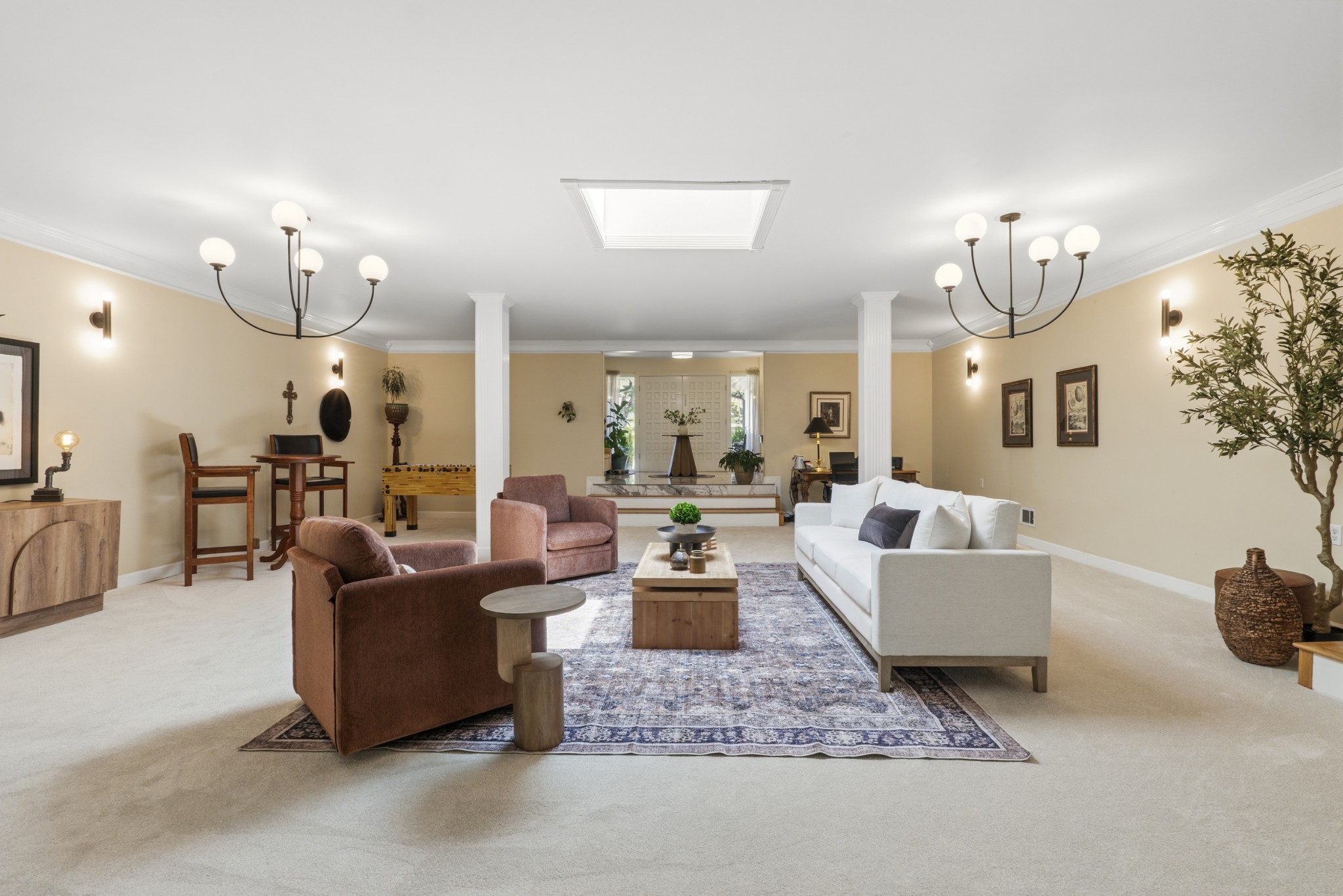 908 Lakeshore Dr
