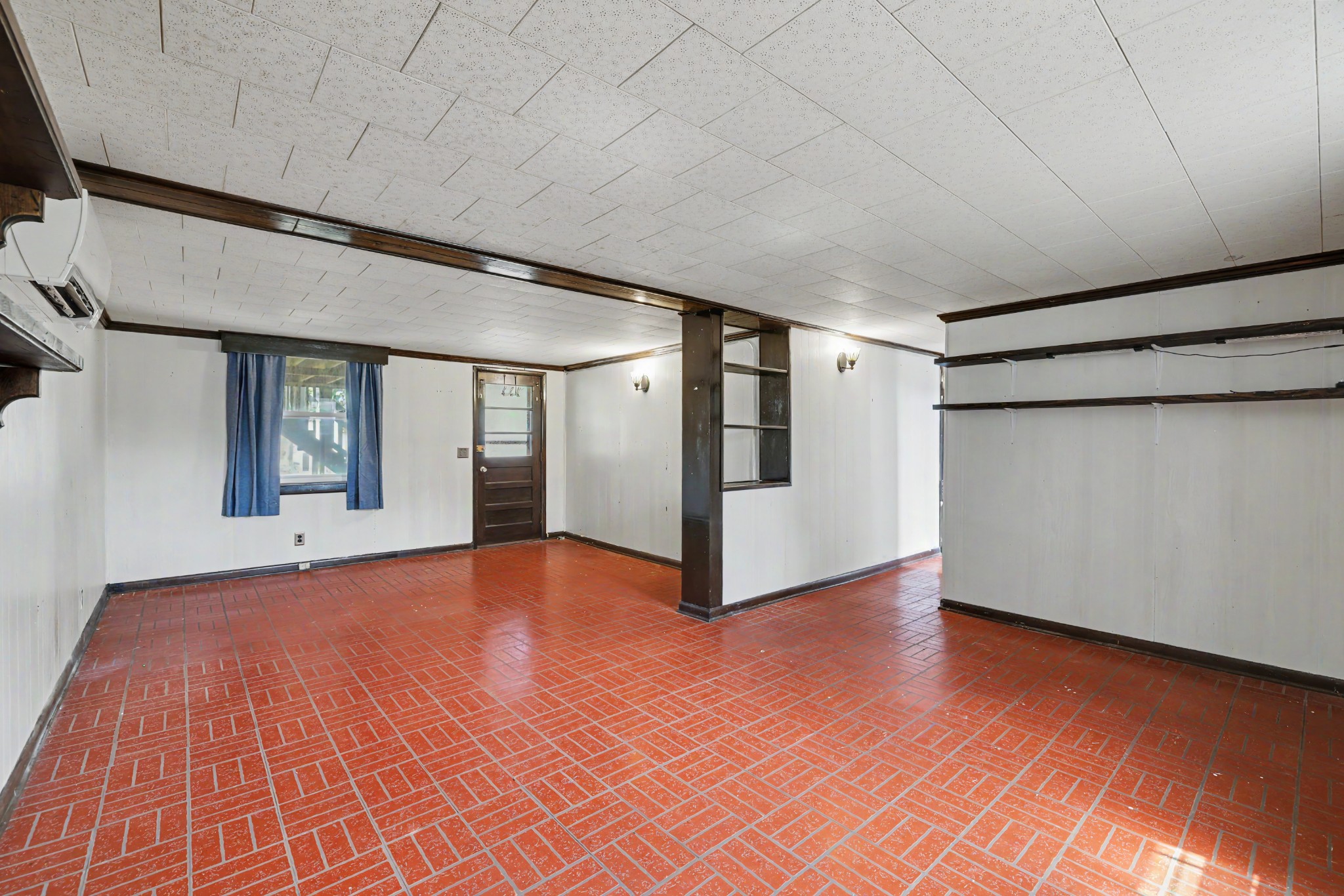 6656 Beacon Ln