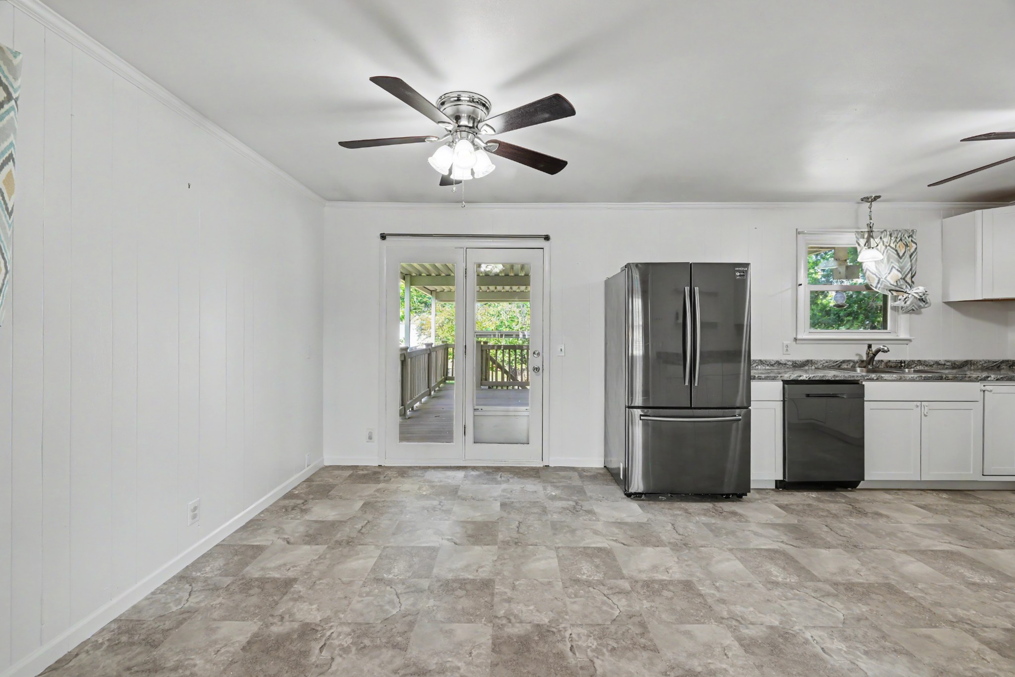 6656 Beacon Ln