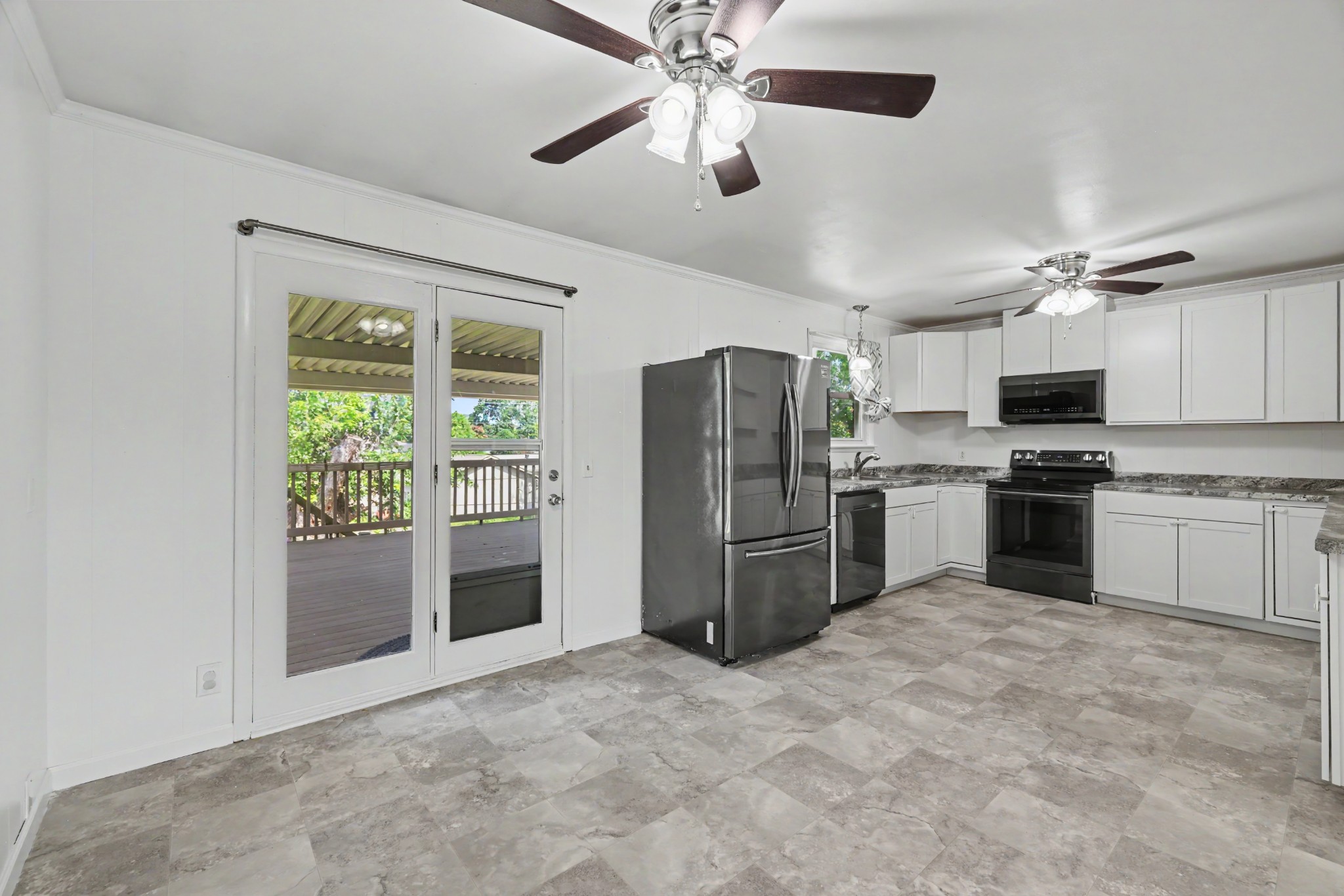 6656 Beacon Ln