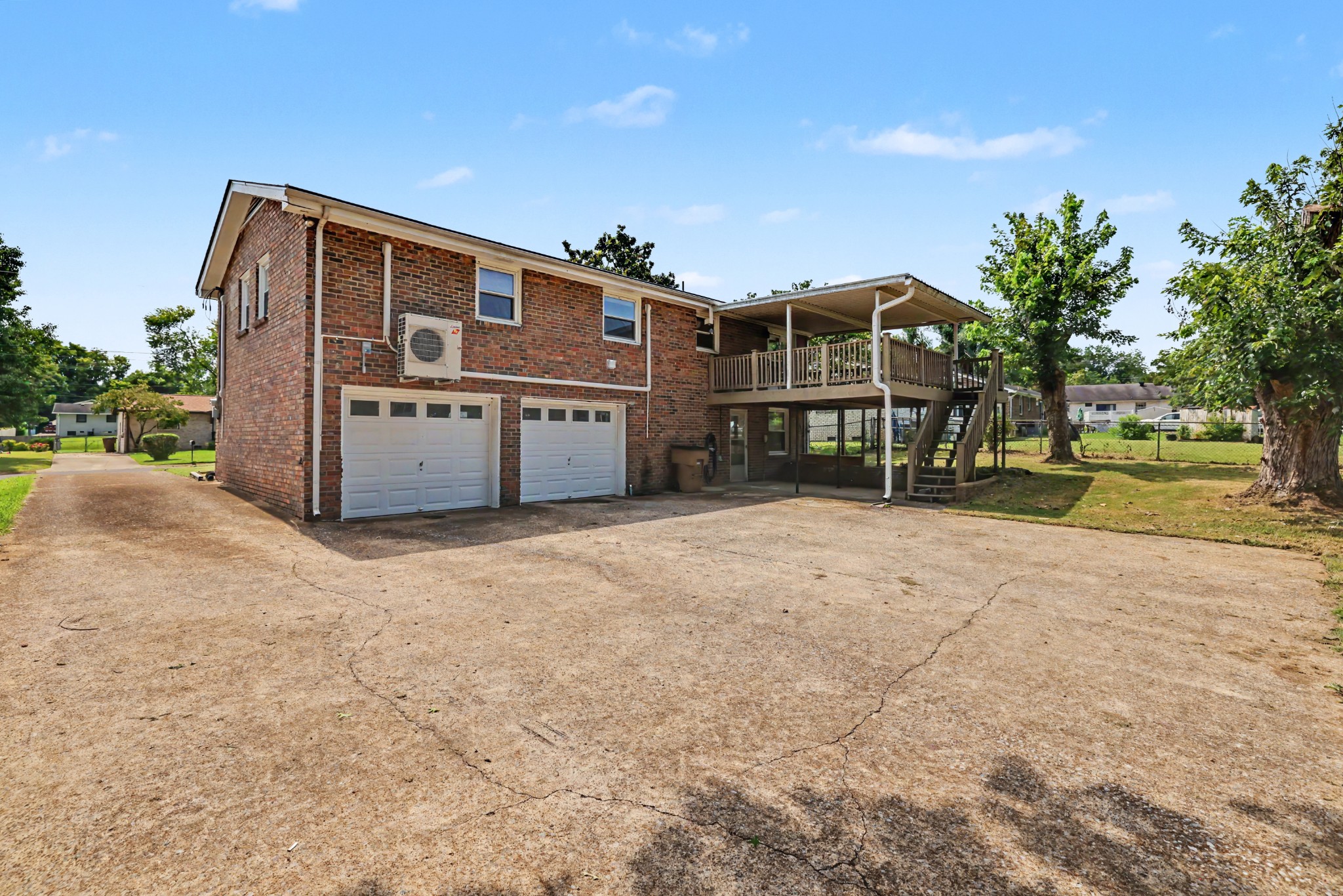 6656 Beacon Ln
