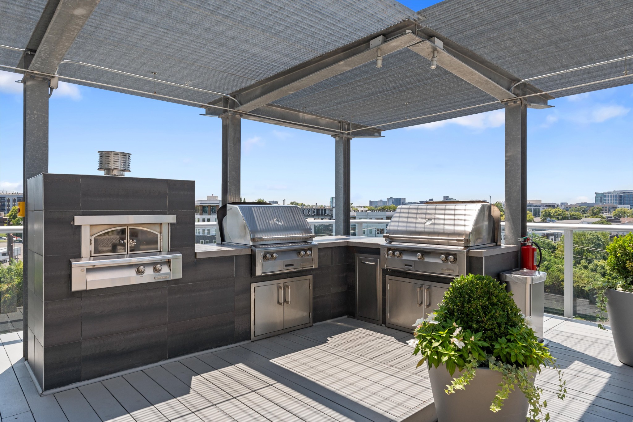700 12th Ave, S Unit: 1206
