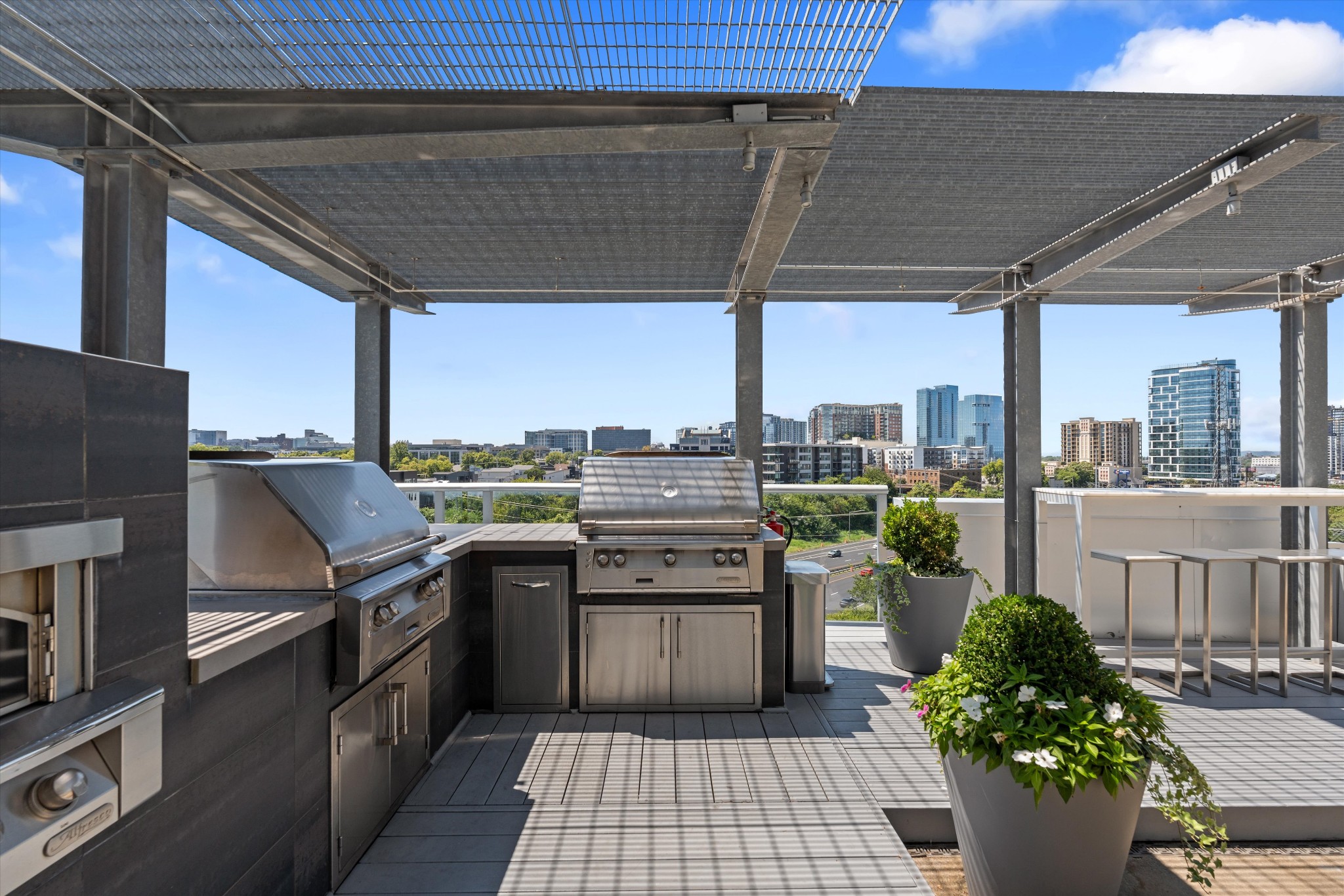 700 12th Ave, S Unit: 1206