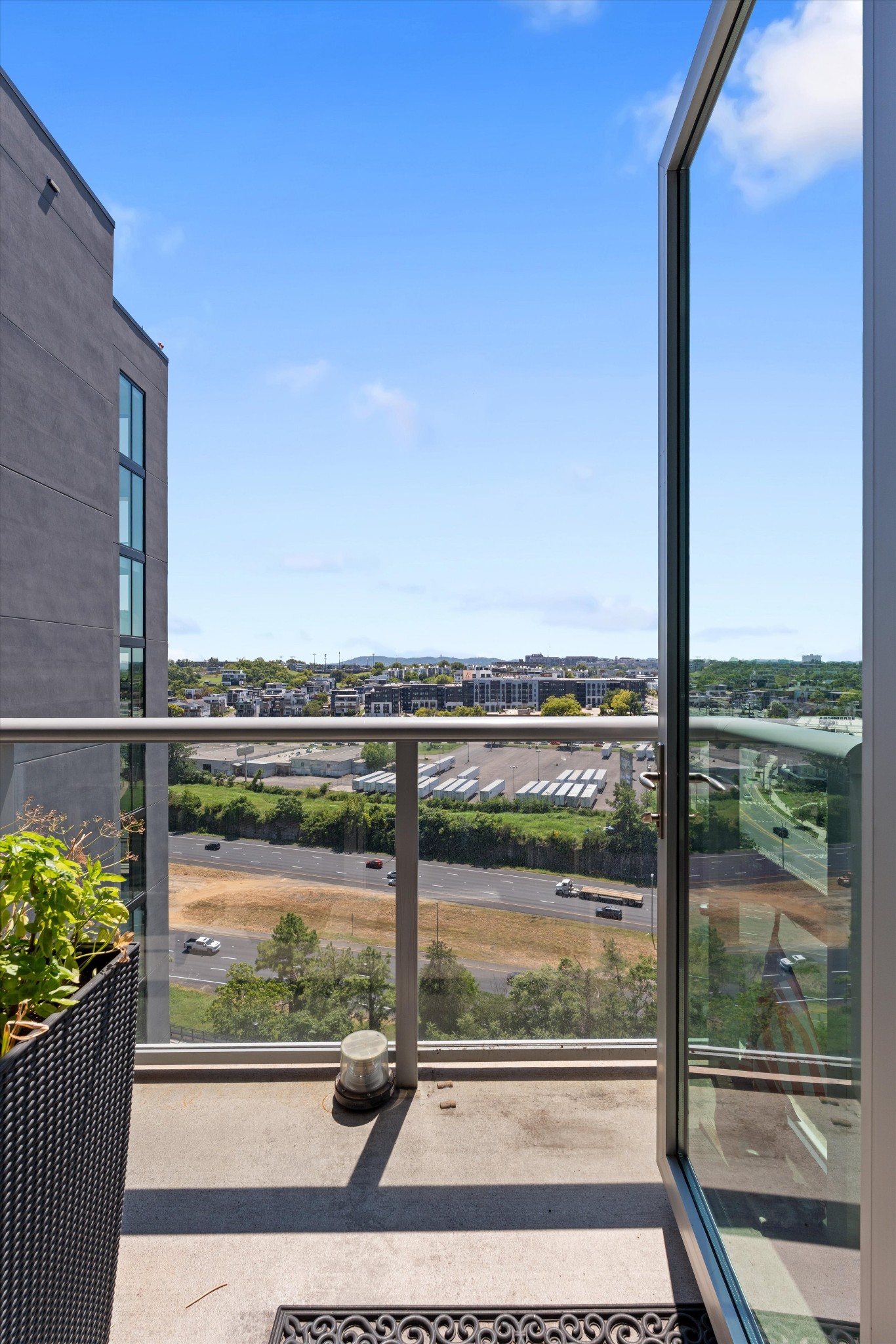 700 12th Ave, S Unit: 1206