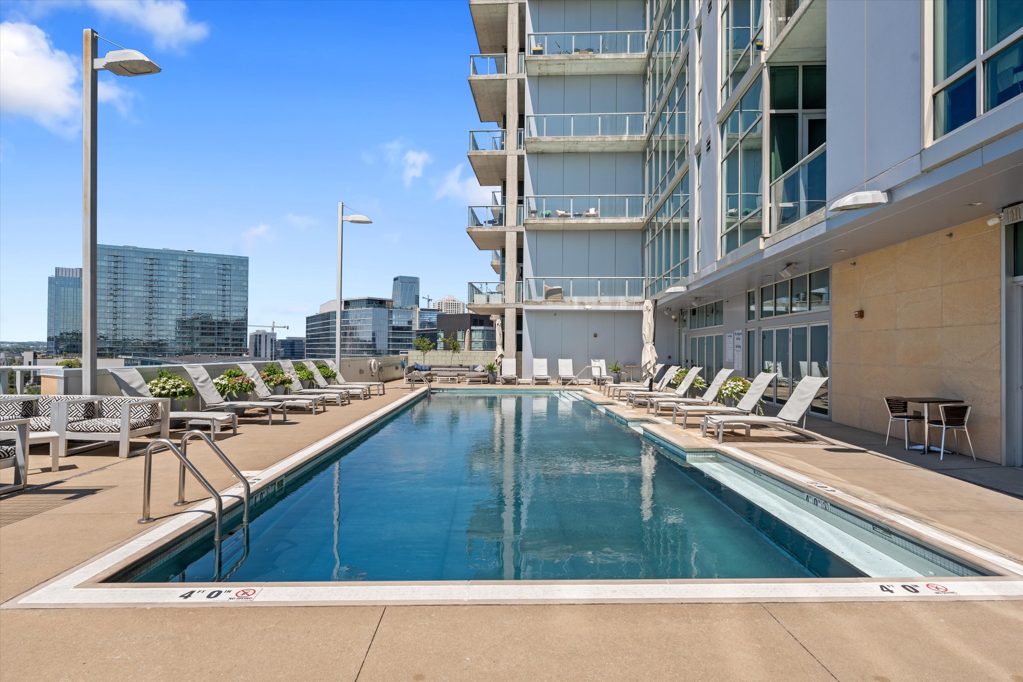 700 12th Ave, S Unit: 1206