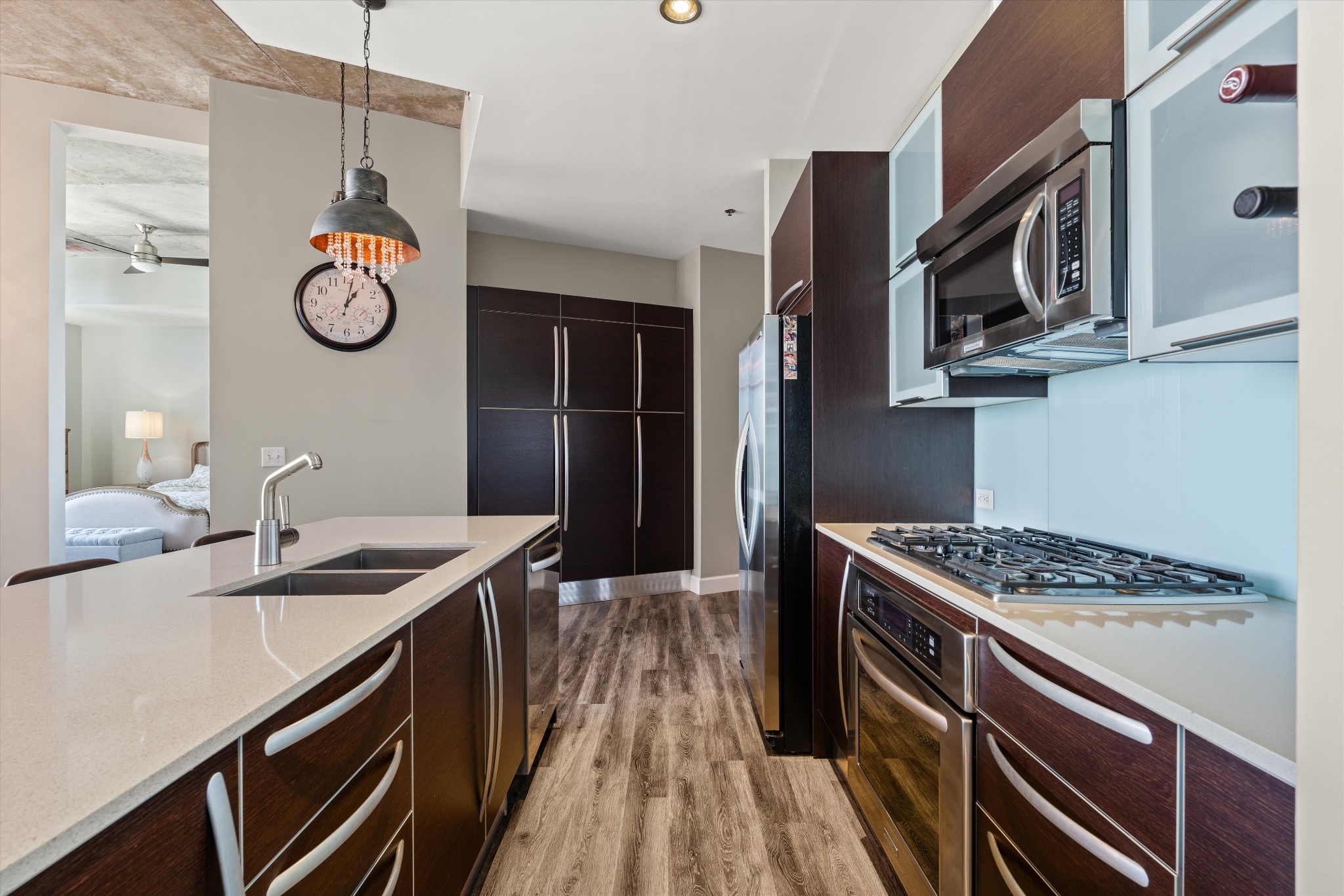 700 12th Ave, S Unit: 1206
