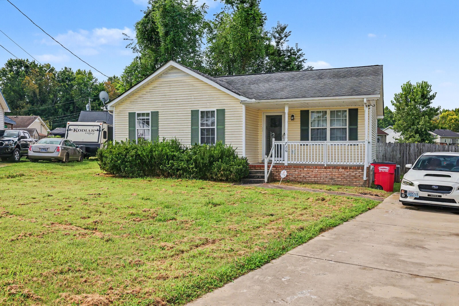 726 Donna Ct