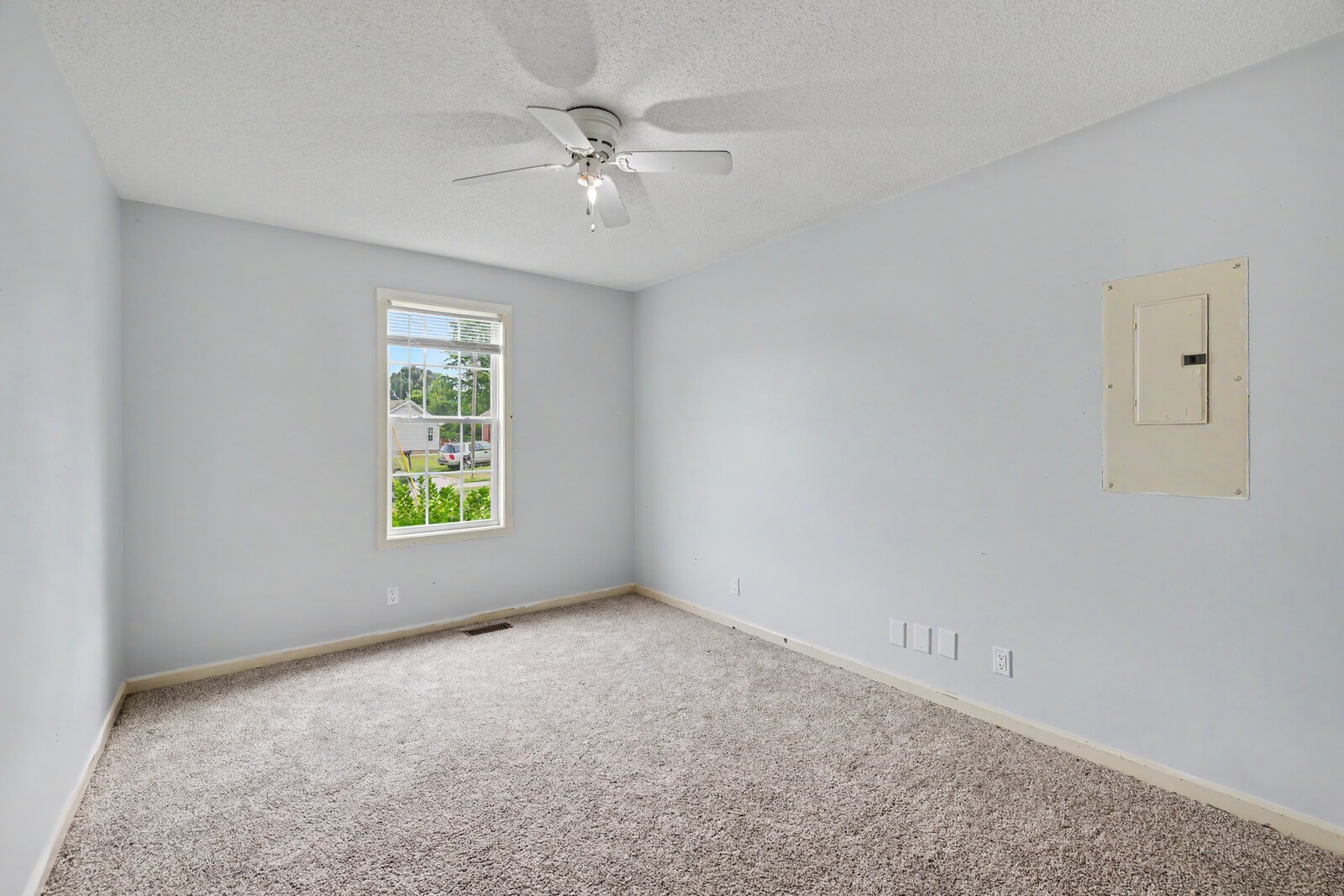 726 Donna Ct