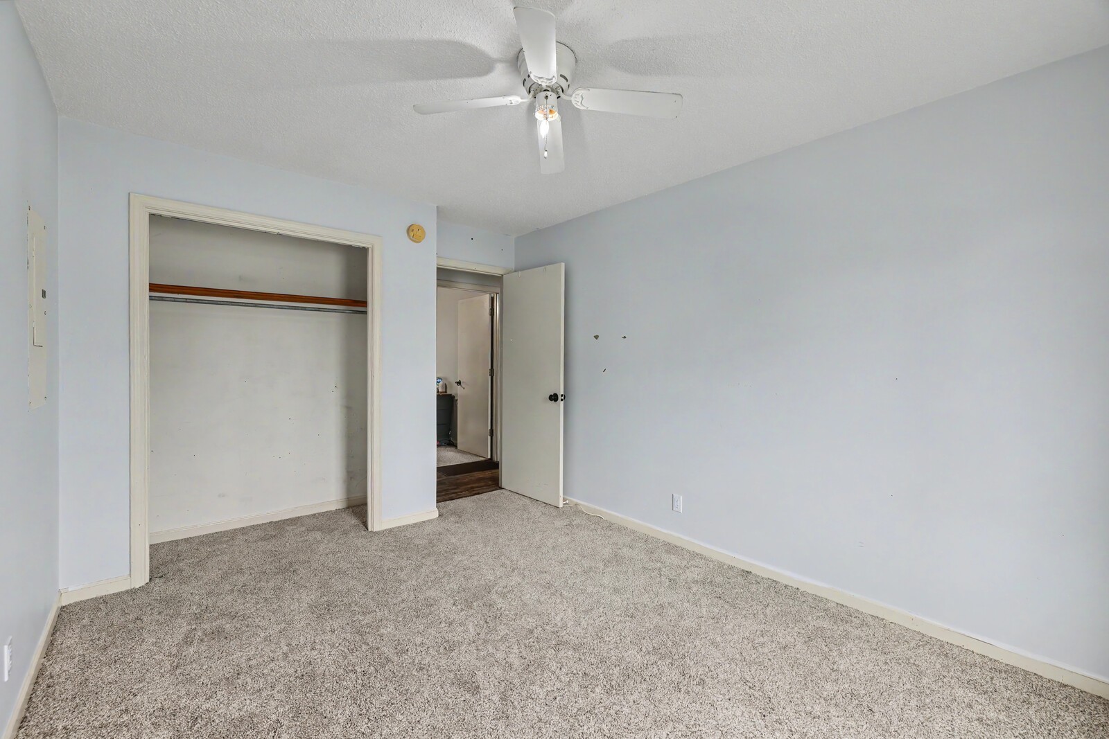 726 Donna Ct