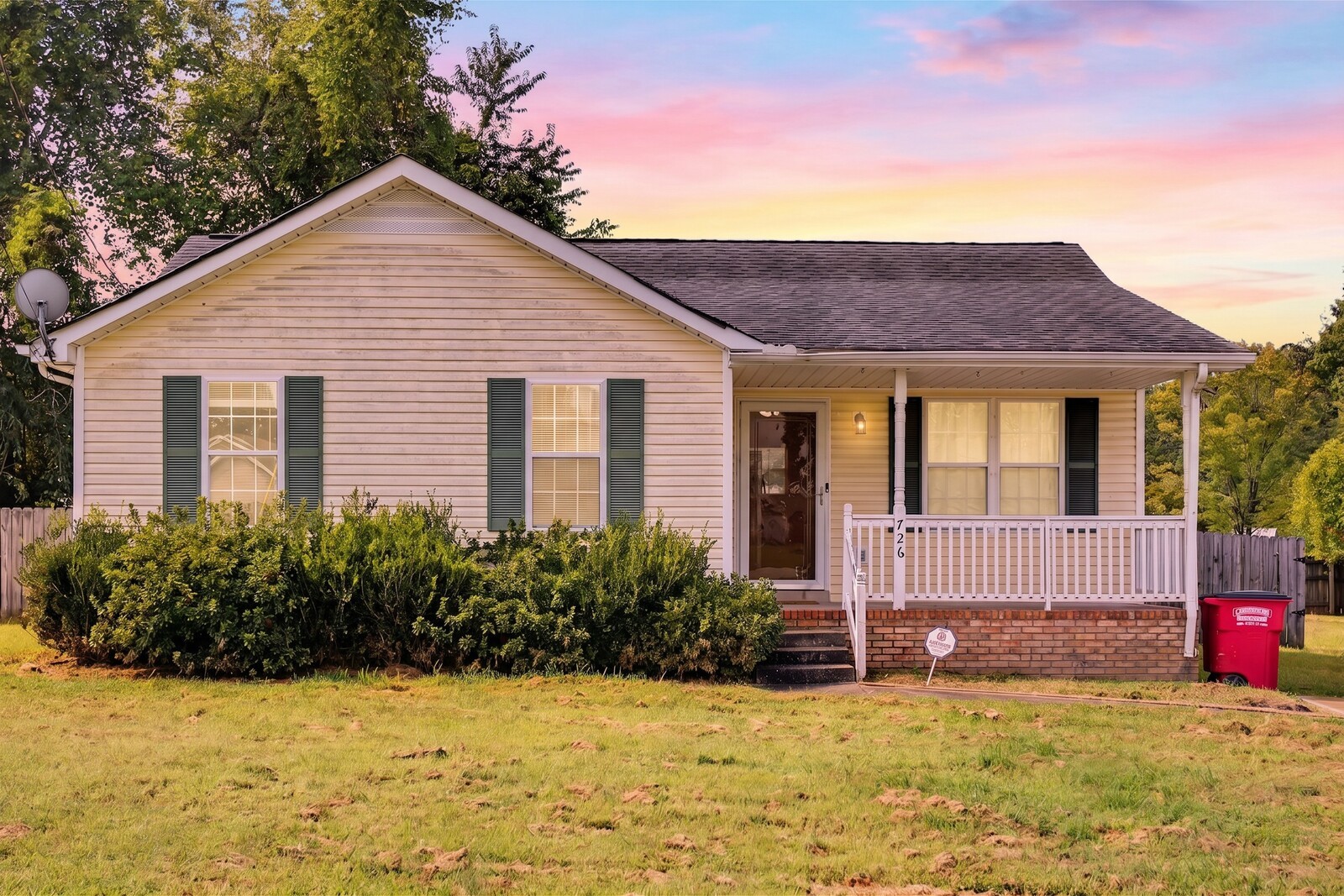 726 Donna Ct
