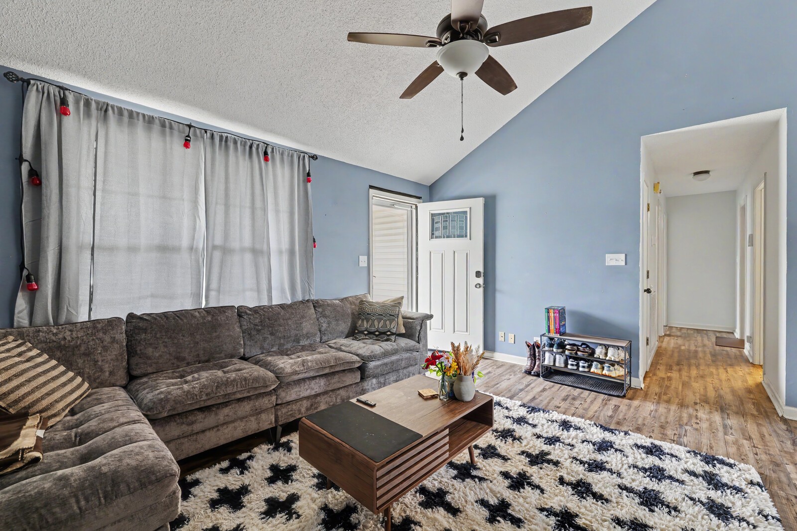 726 Donna Ct