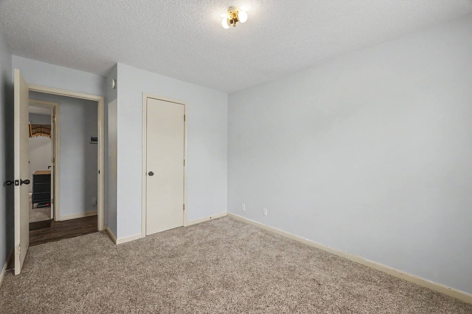 726 Donna Ct