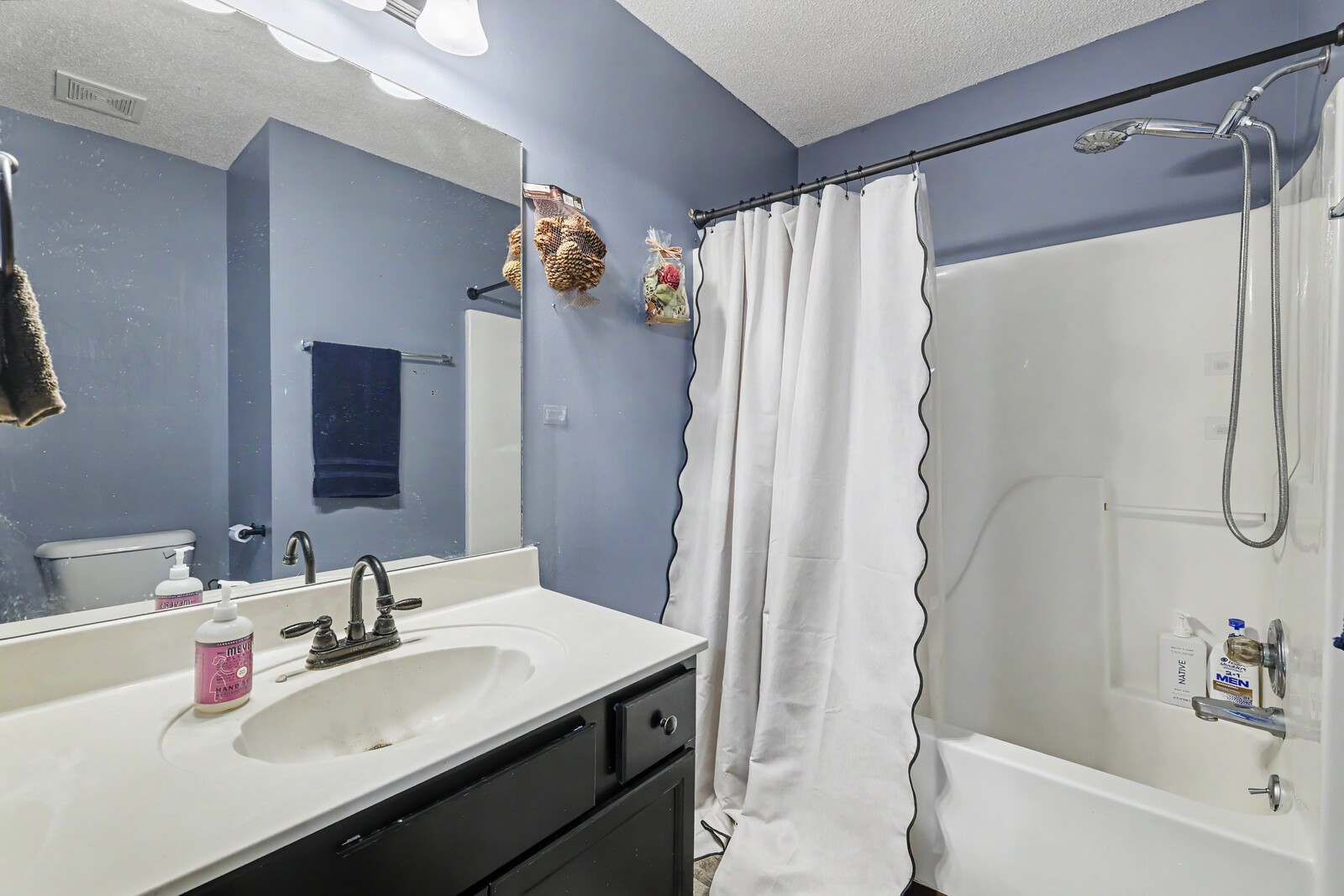 726 Donna Ct