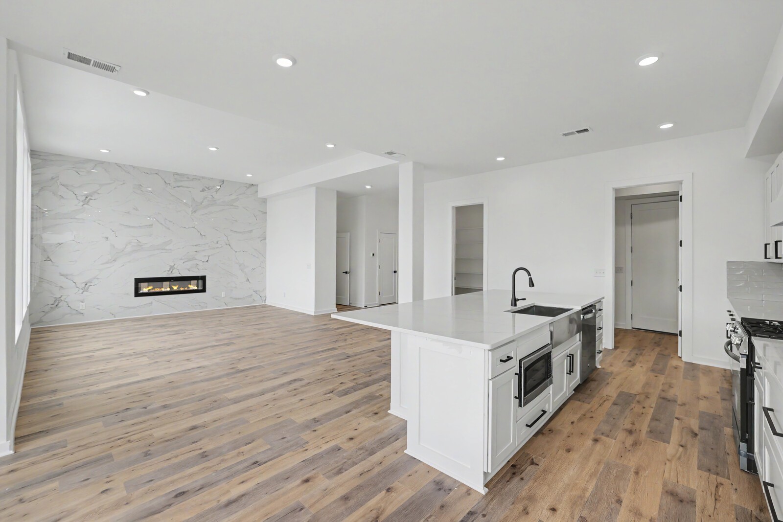 209 Walnutwood Lane