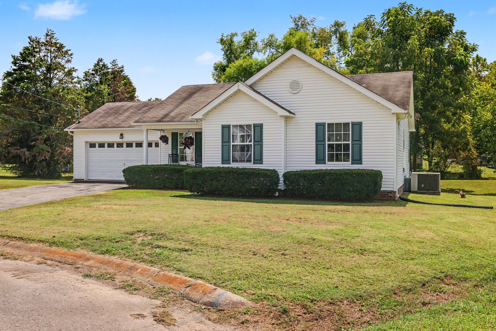 718 Paige Ct