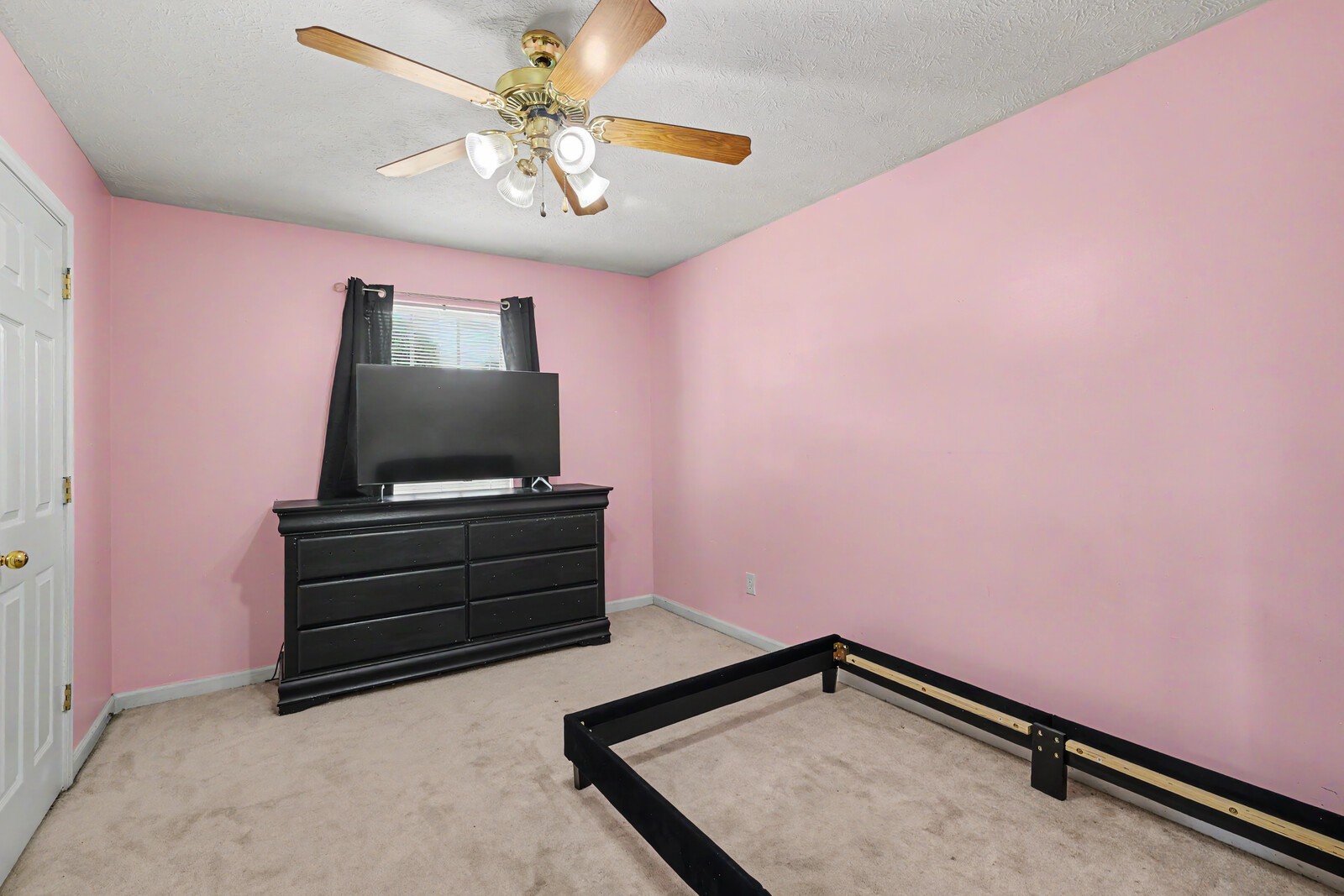 718 Paige Ct