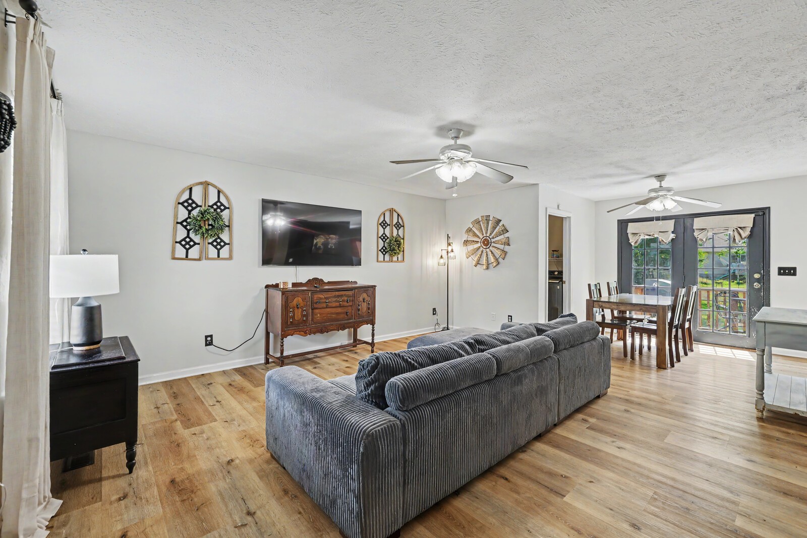 718 Paige Ct