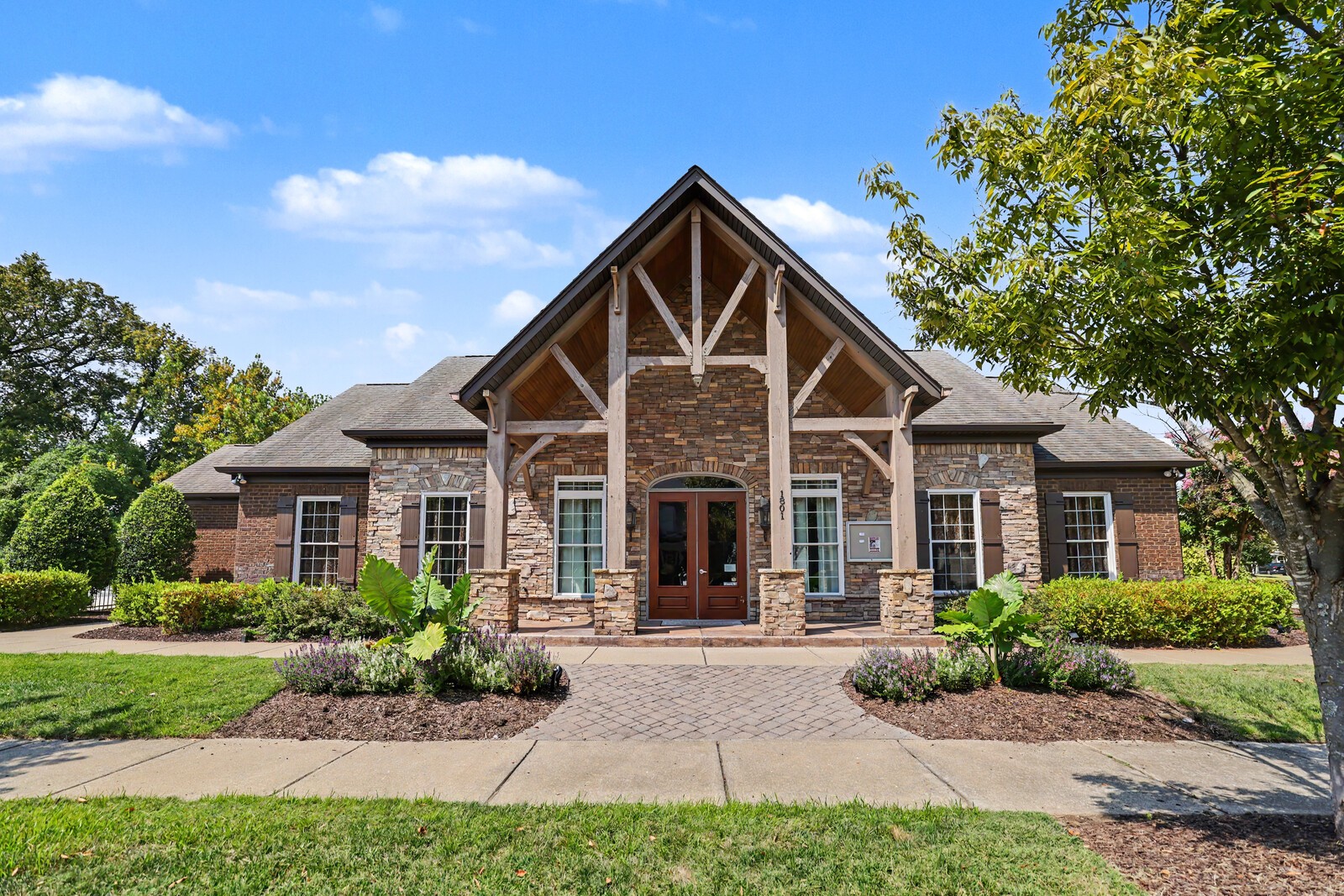 1420 Riverbrook Dr